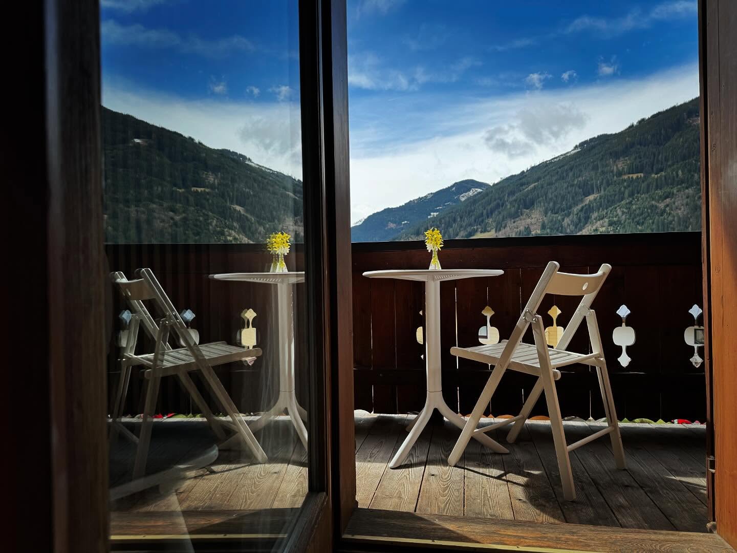 happy sonnwend beinand ausm Chalet Franzi! #sonnwend #besterfeiertagever #reasonfortheseason #naturerocks #busslbeinand #solstice #happysolstice #lovenature