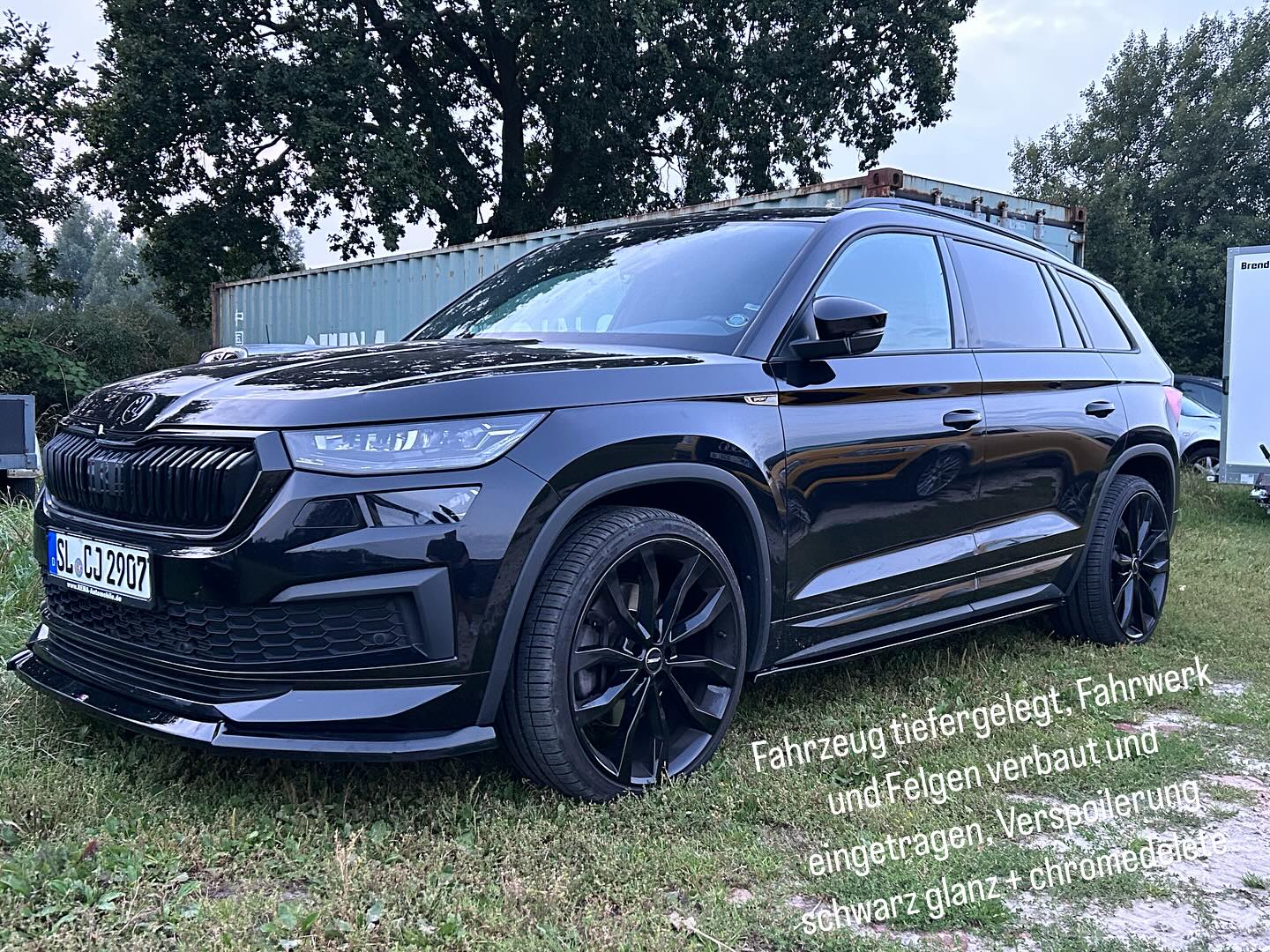 #skoda #skodakodiaq #skodasportline #schwarglanz #maxxtondesign #hundrfahrwerk #21zoll #dekra #eintragung #abnahme #folierung #folie #decals