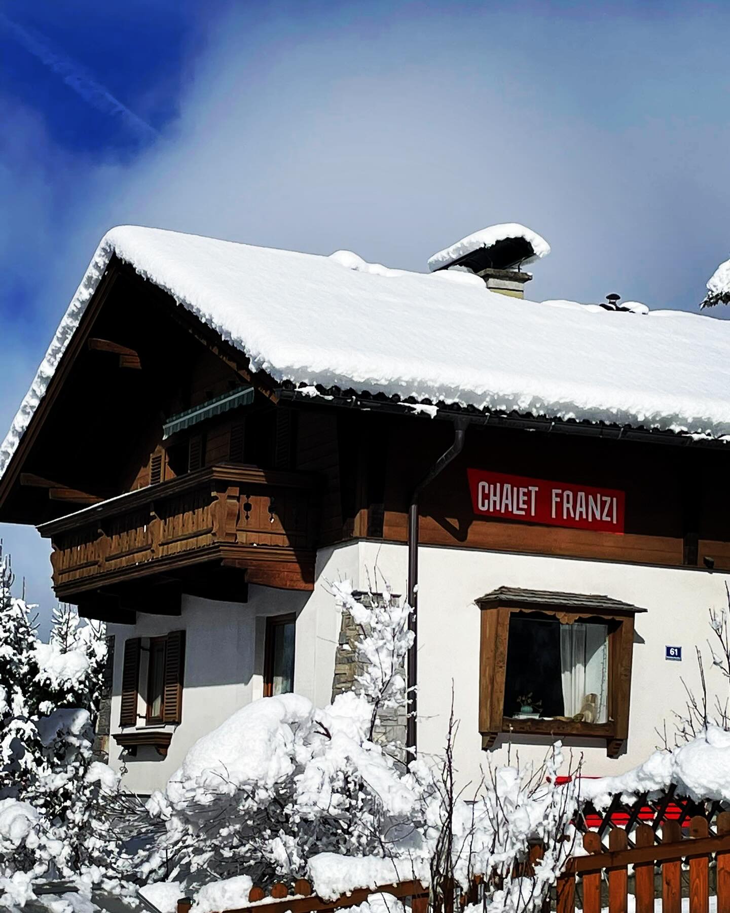 Neuschneefestival!! @chaletfranzi - ich glaub ich geh jetzt powdern. #skiurlaub #dorfgastein #visitchaletfranzi #neuschnee #winterparadies #