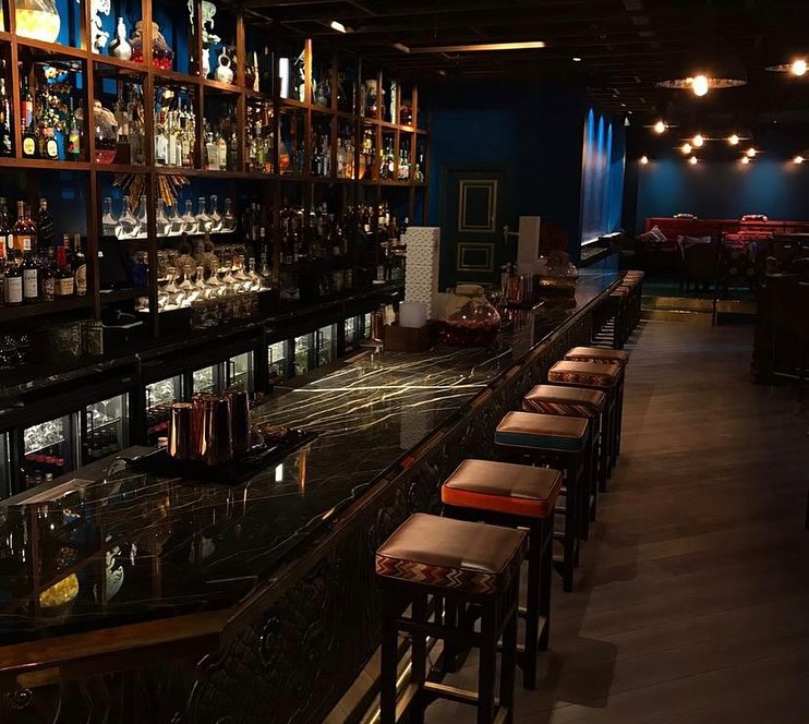 Take a moment to view this stunning Nero Marquina Marble bar counter and vanity tops, featuring a bullnosed edge detail to elevate the design into a space were elegance and sophistication meet.
Get in touch today for a quote!
? 020 8944 2020
? sales@marbleinteriors.co.uk