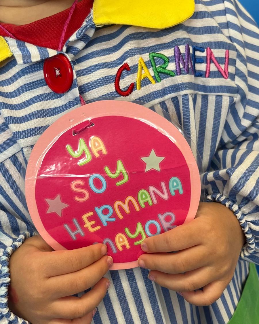 Carmen... ya es la hermana mayor!
❤