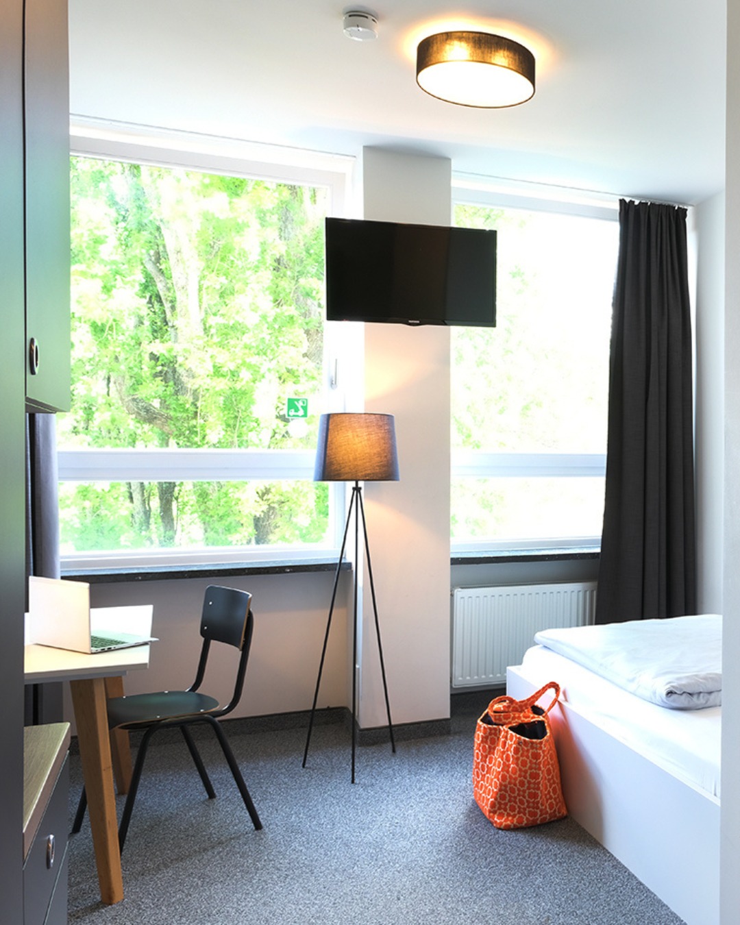 ? Bei uns bekommst du mehr für weniger – ganz ohne Schnickschnack.
#HubApartments #HarburgHumor #Budget #business