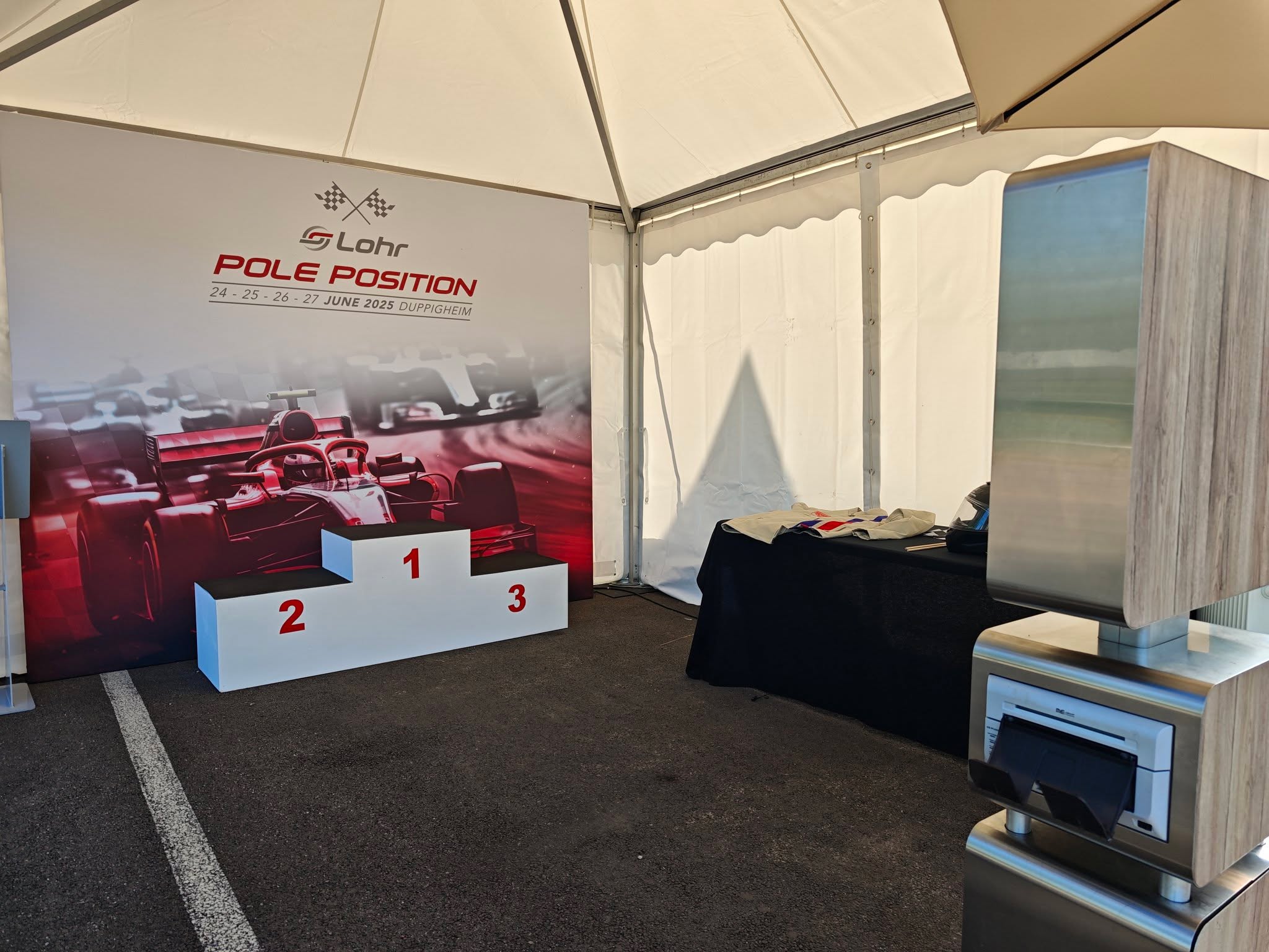 ?✨ 4 jours intenses à Duppigheim ! ??
Merci à tous ceux qui ont participé à l'évènement LOHR Pôle Position ! Un événement unique pour découvrir en avant-première le tout nouveau modèle de véhicule : l’EHR600. ??
@lohr_group @passemurailleevent
#LOHR #PolePosition2025 #EHR600 #InnovationIndustrielle #MobilitéResponsable #MadeInFrance #Duppigheim
