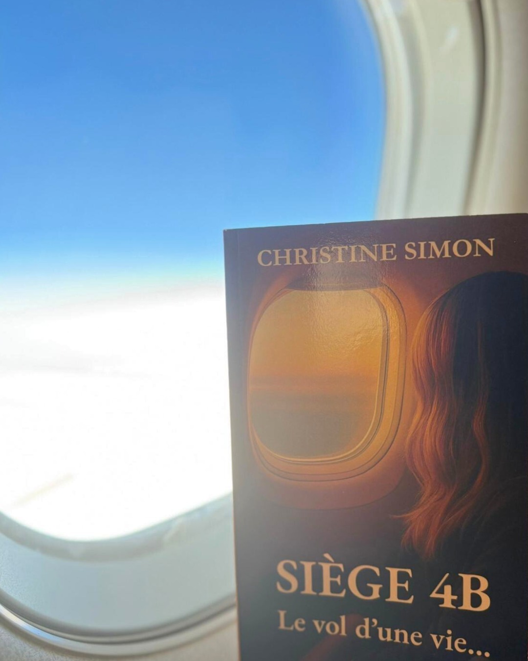 Un vol, une rencontre, une vie… prêt(e) à décoller ? ✈️
Embarquez pour Siège 4B – Le vol d’une vie..., disponible dès maintenant sur Amazon ! ?? Lien en bio
#InstaLivre #BookLover #Lire #AuteurFrancais #RomanFrancais #NouvelleSortie #Voyage #Aventure #VoyageIntérieur