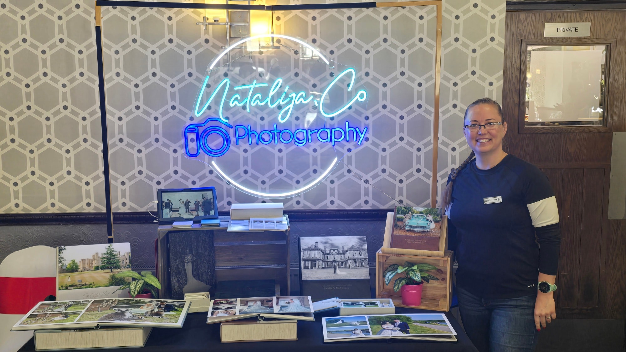 Set up for the Pastures Lodge Wedding Fayre, last minute event for us. Plenty of great suppliers and the venue looks great too.
Yorkshire Wedding Invites and Engraving , @natalijaco.photography @thepurplepeony2022 @jordanogradymagic