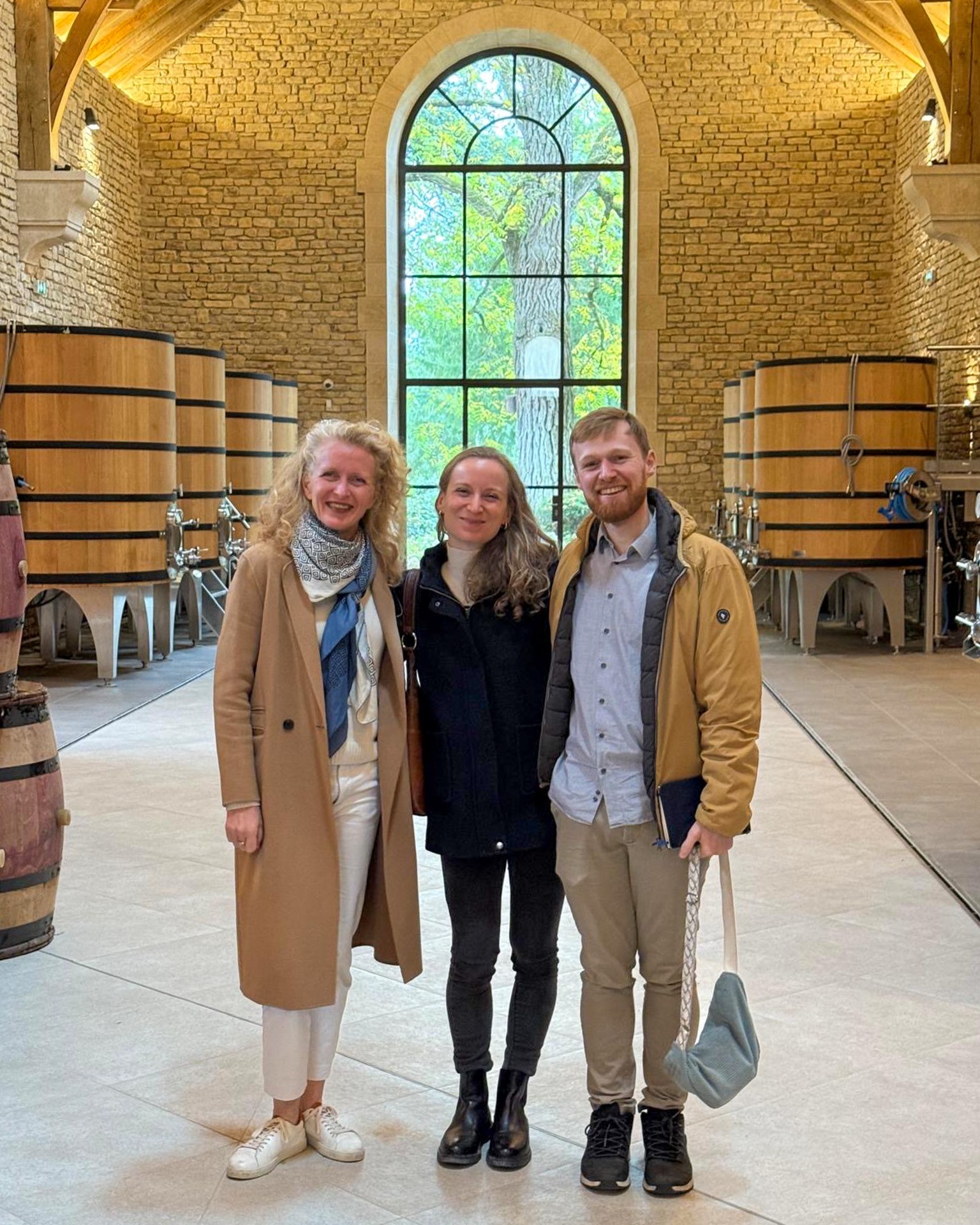 Petit break bourguignon pour l’équipe en début de semaine ??
Entre vignes, caves et belles rencontres, on a notamment fait halte au Clos des Lambrays, Domaine Henri & Gilles Buisson, Domaine Arlaud et Domaine Lefort.
Autant dire que le programme ne nous a pas déplu ??
#vinostrada #vinostradacave #caviste #cavistestrasbourg #vinostradastrasbourg #escapadebourguignonne #vinsdebourgogne #closdeslambrays #domainearlaud #bourgogne #winelovers
L’abus d’alcool est dangereux pour la santé, à consommer avec modération.