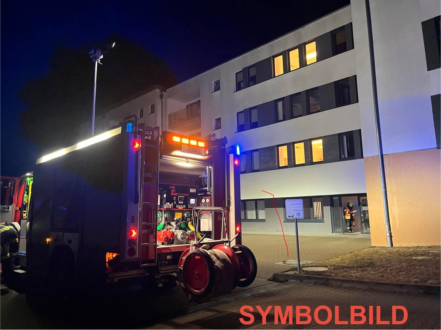 +++ E I N S A T Z I N F O +++
Um 17.49 Uhr am Freitagabend wurden wir zu einer automatischen Brandmeldung ins Haus Solmsbachtal Waldsolms alarmiert.
Die Erkundung ergab Küchendämpfe als Auslösegrund. Wir sorgten durch querlüften für frische Luft und konnten wieder abrücken.
Mit im Einsatz waren die Freiwillige Feuerwehr Kraftsolms und die Freiwillige Feuerwehr Kröffelbach.
#waldsolms112 #WirfürWaldsolms #freiwilligefeuerwehr #gemeinsamstark