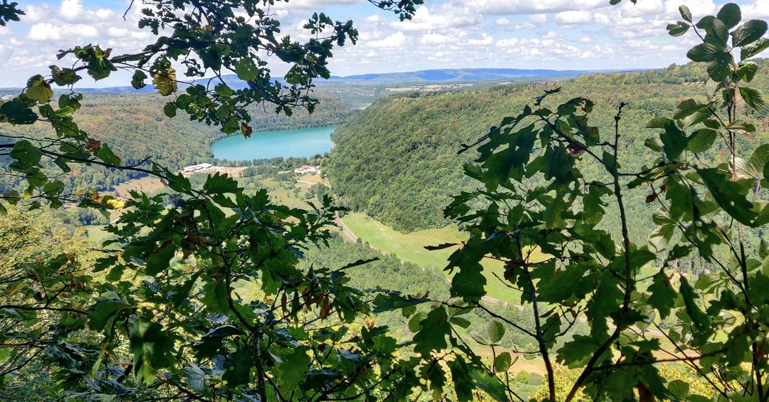 ~?️?☀️~
-
Changer d'air, voir autre chose, profiter de la nature, ça fait tellement du bien ? !!
-
Petite parenthèse dans le Jura avant d'attaquer la suite de la saison des mariages fin août ?☺️??
-
Et vous, qu'est ce que vous avez fait pour profiter de cet été ??
-
-
-
#paysage #profiter #nature #vacances #naturephotography #jura #landscape #famille #naturelovers #holidays #france #soleil #nature_lovers #love #instagood #beautiful #photooftheday #vacancesenfamille #photography #sun #summer #nature_shooters #travel #voyage #juratourisme #coucherdesoleil #vacances2020 #randonnée #belvedere #panorama