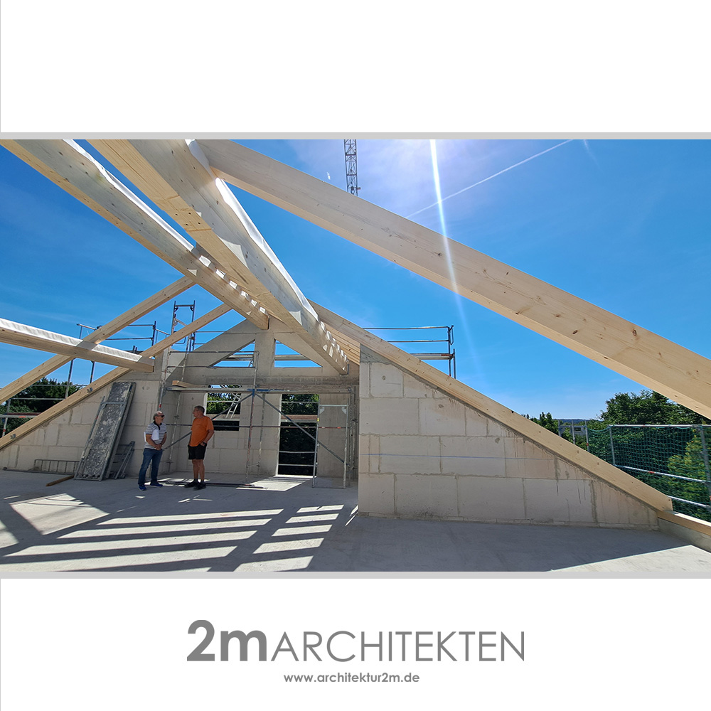 Immer wieder spannend, wenn die Zimmerleute beginnen, das Dach aufzuschlagen! ?
Tolle Arbeit !!! besonders bei diesen Temperaturen! ?
#2marchitekten #team2mA  #architektur #architektboeblingen #architekturboeblingen #architektböblingen #architekturböblingen #wohnbau #architekturfotografie #architecture #architecturelovers #realestate #baustelle #holzgerlingen #altdorfbeiböblingen #sindelfingen #boeblingen #schoenaich #stuttgart #realestatestuttgart #realestateinvesting #projektentwicklung #architektenhaus #archicad #archicaddesign