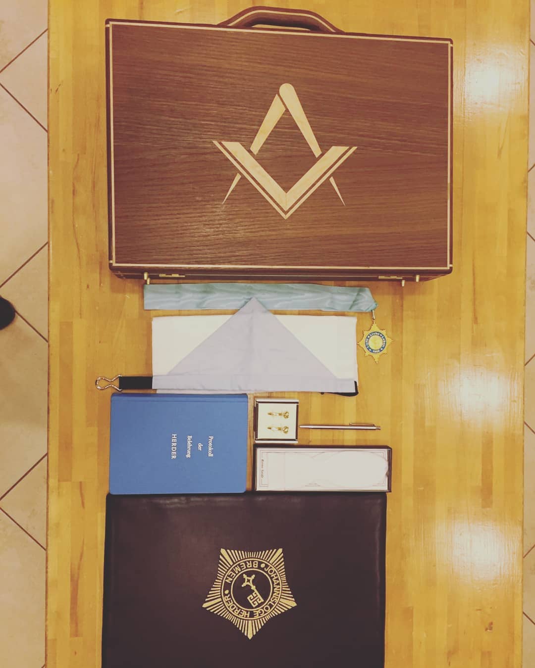 Was hat ein Freimaurer eigentlich so in seinem Koffer?
#freimaurer #freemason #herder #freimaurerbremen #herderloge #tetrischallenge