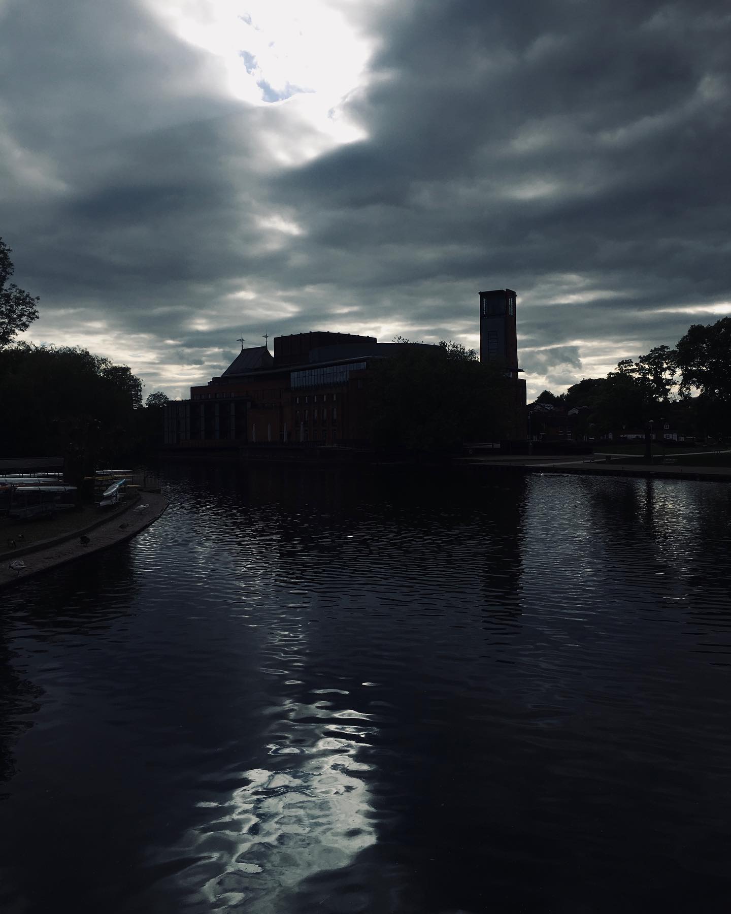 Views of the river Avon, situated next to the RSC theatre? we are so lucky to be based on the doorstep of Shakespeare’s birthplace, rich in culture and beautiful views? this of course helped inspire Shakespeare Brewing Co and our delicious ales!?
________________________
#shakespearebrewingco #shakespeare #straforduponavon #warwickshire #cotswolds #riveravon #rsc #williamshakespeare #theglobe #brewery #ales #craftales #beerstagram #craftbeer #craftbeerlover #ilovebeer #supportsmallbusiness #supportlocal #familybusiness #microbrewery #beer #beerlover #beerme