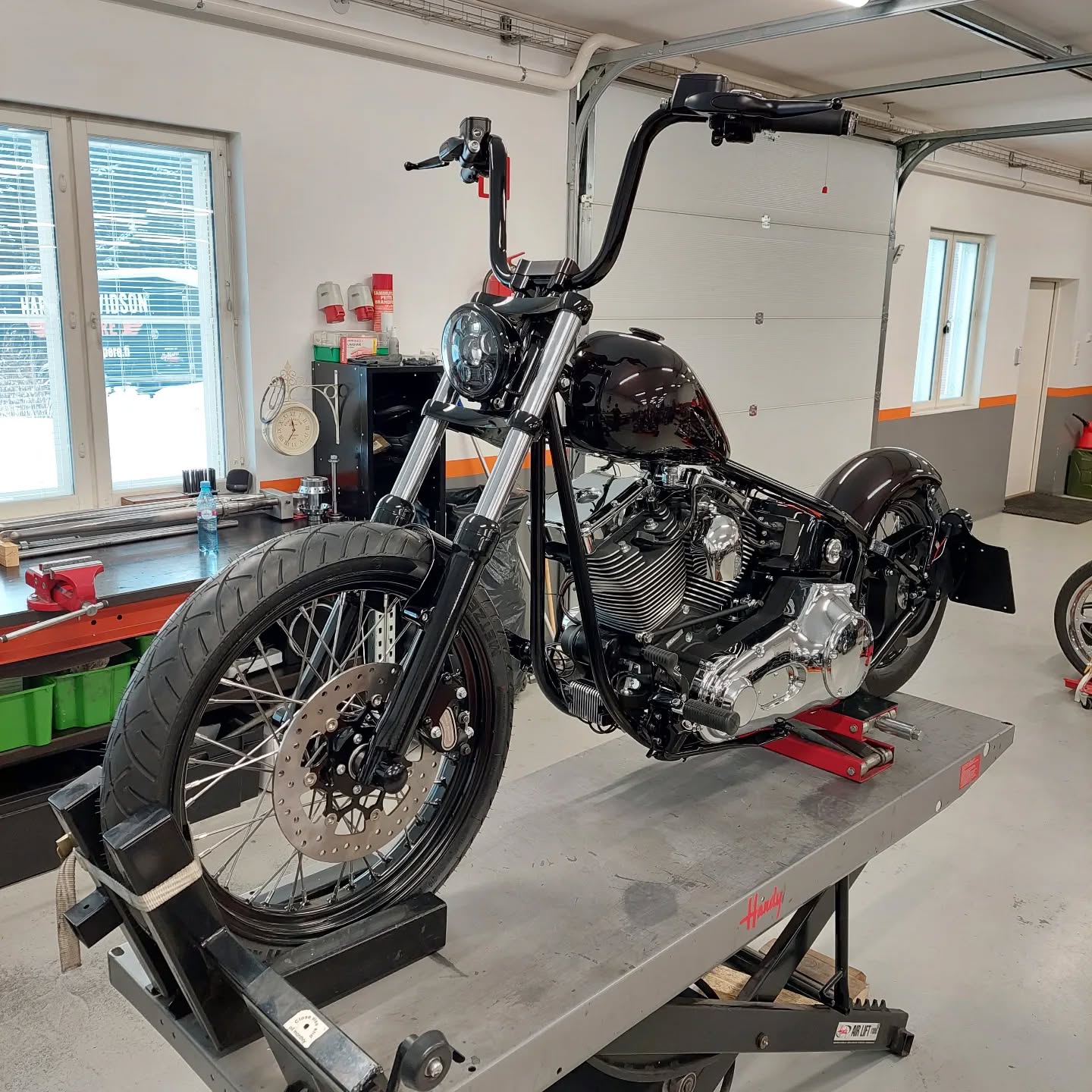 Custom Softail build for customer. Asiakkaalle valmistumassa customoitu Softail. #harleydavidson #harleydavidsontampere #mrmooremotorcycles #softail #custom