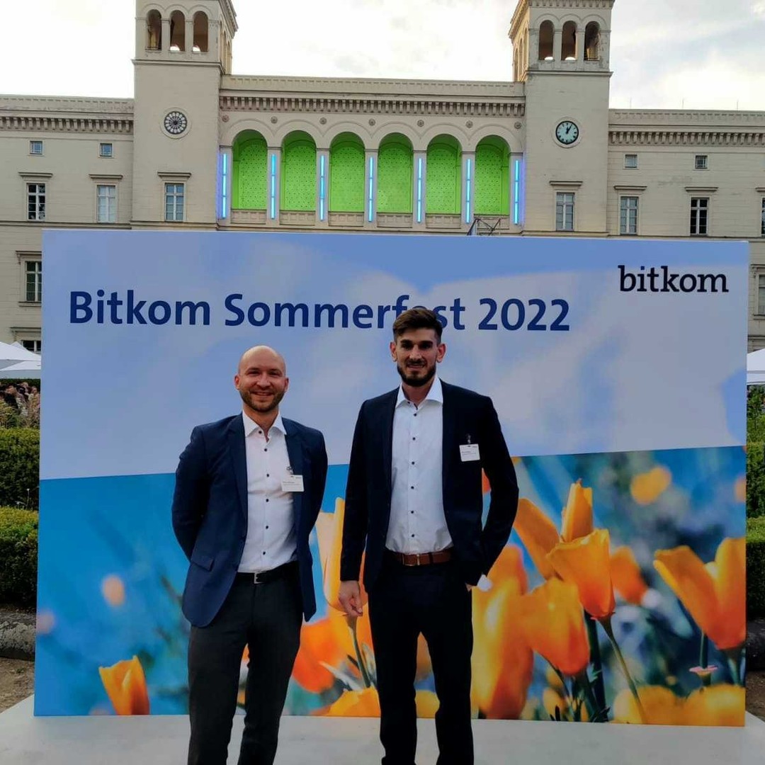 Es war uns ein Privileg beim Sommerfest der #bitkom dabei gewesen zu sein. Anschließend waren wir auf der #hubberlin, eine großartige Veranstaltung mit spannenden Vorträgen und Diskussionen rund um das Thema #digitalisierung. Wir konnten nicht nur wertvolles Wissen und viele Kontakte mit nach #karlsruhe bringen, sondern wurden auch in unserem bisherigen Weg bestätigt und blicken umso optimistischer in die #zukunft. Danke an die Veranstalter und alle Personen, mit denen wir uns in diesen drei Tagen in #berlin austauschen durften. Wir freuen uns bereits jetzt auf nächstes Jahr!