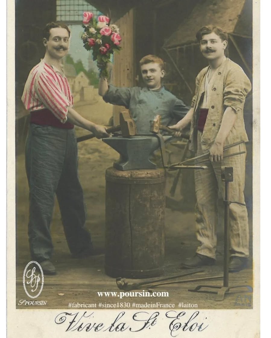 Maison Poursin vous souhaite une bonne fête de saint Éloi ! Journée du 1er Décembre traditionnellement célébrée pour tous les métiers liés à la mettalurgie pour la maitrise de notre art et de notre honnêteté sans faille.
Bonne fête à tous !
#since1830 #passionlaiton #fabricant #madeinfrance
