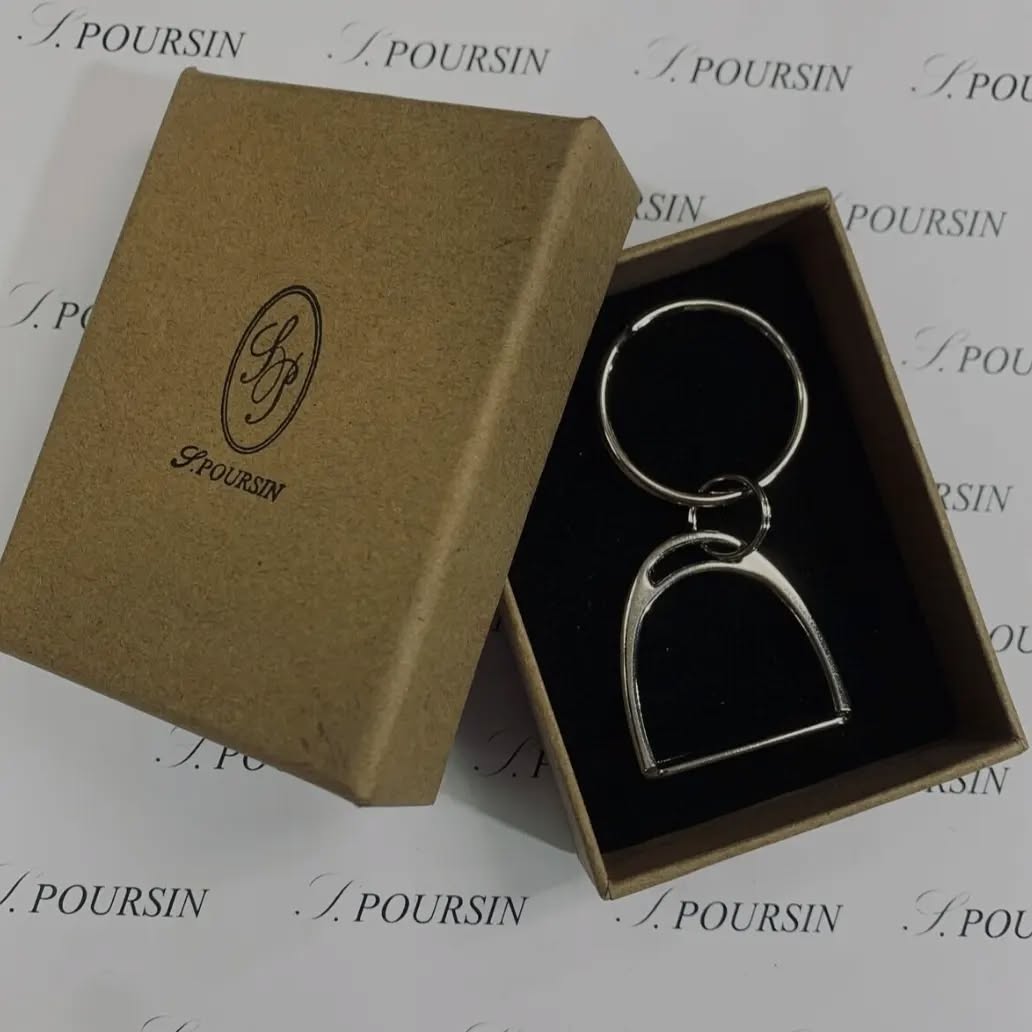 Maison Poursin : clin d'œil à nos amis passionnés d'équitation ?
#maisonpoursin #boucleriepoursin #porteclé #porteclef #etrier #equitation #passionlaiton #fabricant #since1830 #paris10