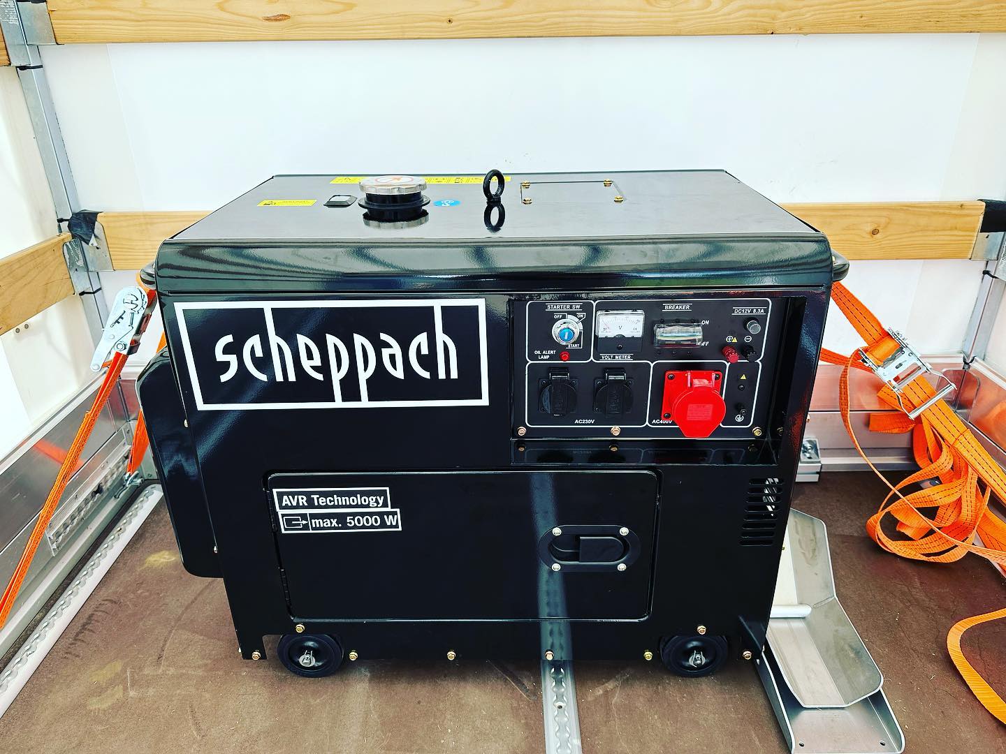 Stromgenerator
Unser neuer Diesel-Stromgenerator ist mit seinen 5000 Watt für viele Einsätze geeignet und kann bald deine Party oder deine Maschinen versorgen.
Damit er auch einfach zu deiner Örtlichkeit kommt, haben wir gerade einen kleinen Anhänger im Umbau.
Getreu dem Motto: Einfach anhängen, hinfahren und loslegen.
#stromgenerator #wirbringendenstromüberallhin #party #fest #gartenarbeiten #vermietbar #ortenberg #ortenaukreis #ortenau