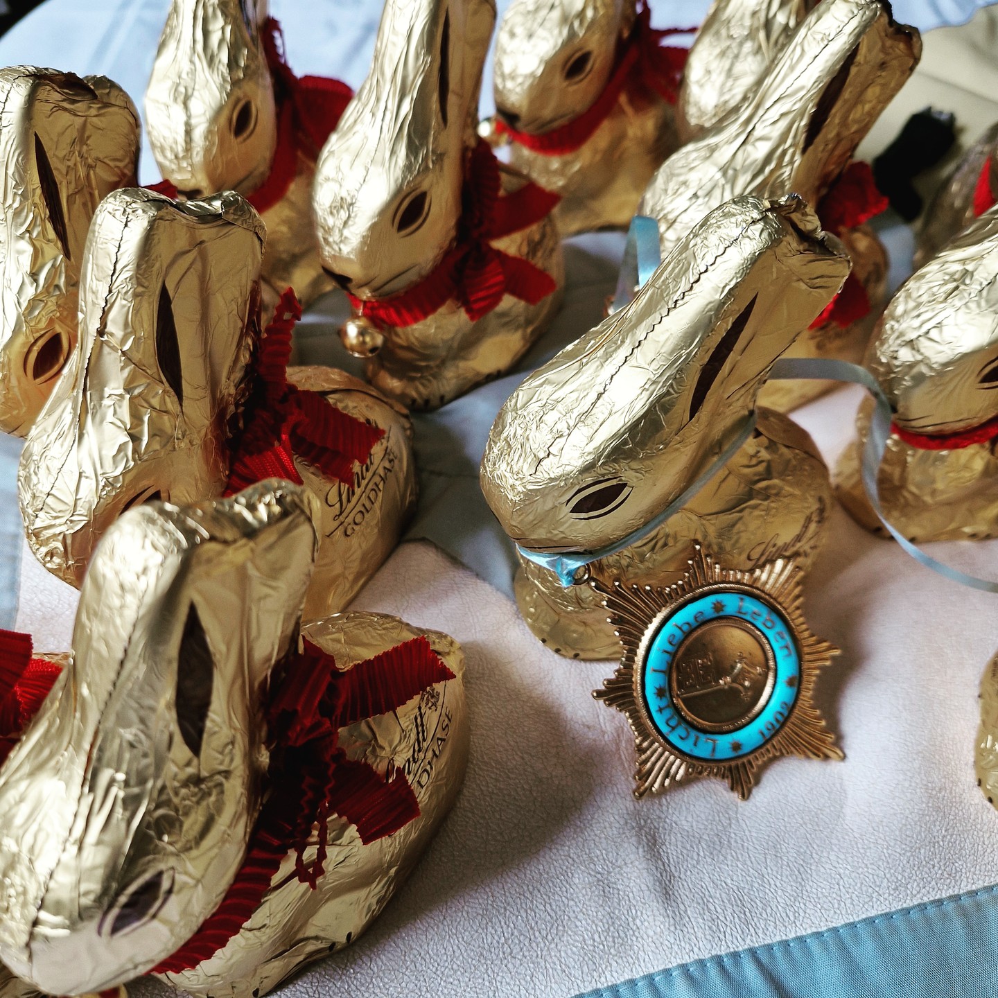 Wir wünschen allen unseren Followern und denen, die es noch werden könnten, FROHE OSTERN!
#freimaurer #freemason #freimaurerbremen #bremerlogenhaus #bruderkette #selfcare #selbsterkenntnis #sinnbild