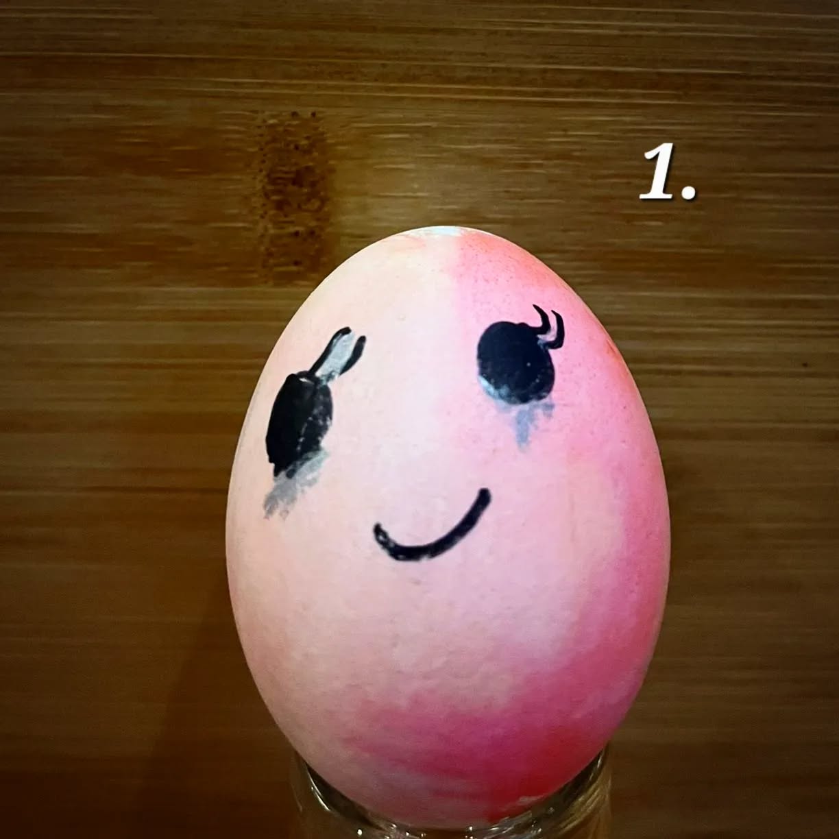 KILPAILU!
Lue tarkkaan alla olevat ohjeet:
Munanmaalaus on nyt päättynyt, joten siirrymme seuraavaan vaiheeseen!
Raati on valinnut yhteystietonsa jättäneiden munista eri tavoin vaikuttavimmat pääsiäismunat. Tänä vuonna munista löytyi paljon marmorointia, epäsymmetristä ja rohkeaa värien käyttöä ja sekä kasvot että viestit olivat esillä. Selkeästi moderni vuosi!
Äänestysvaiheessa voit antaa äänesi yhdelle tai useammalle lempimunallesi.
✋️Kommenttikentästä löydät jokaisen munan numeron ja äänestää voit tykkäämällä kommentista tai kommentoimalla munan numeron.
Kommenteissa voi muutoin käydä vapaasti keskustelua hyvässä hengessä. :)
Äänestys on yhtäaikaa voimassa sekä Instagramissa että Facebookissa, mutta Meta ei ole osallisena kilpailun järjestämisessä.
Äänestysaikaa on tiistaihin 2.4. klo 12, jolloin tarkistamme kommenttien tykkäysmäärät!
?PALKINNOT?
* Eniten ääniä saaneen munan maalaaja voittaa 50€ lahjakortin RantaKerttuun!
* Äänensä antaneista kaksi henkilöä voittaa itselleen ja kaverille lahjakortin RantaKertun hampurilaisbuffettiin!
Kutsu siis kaveritkin äänestämään ja maksimoi voittomahdollisuutenne. ?
#kilpailu #pääsiäinen #munanmaalaus #ravintola #perheyritys #ravantit #föri #förinkupeessa #läntinenrantakatu #vierasvenesatama #turku #åbo #loveturku