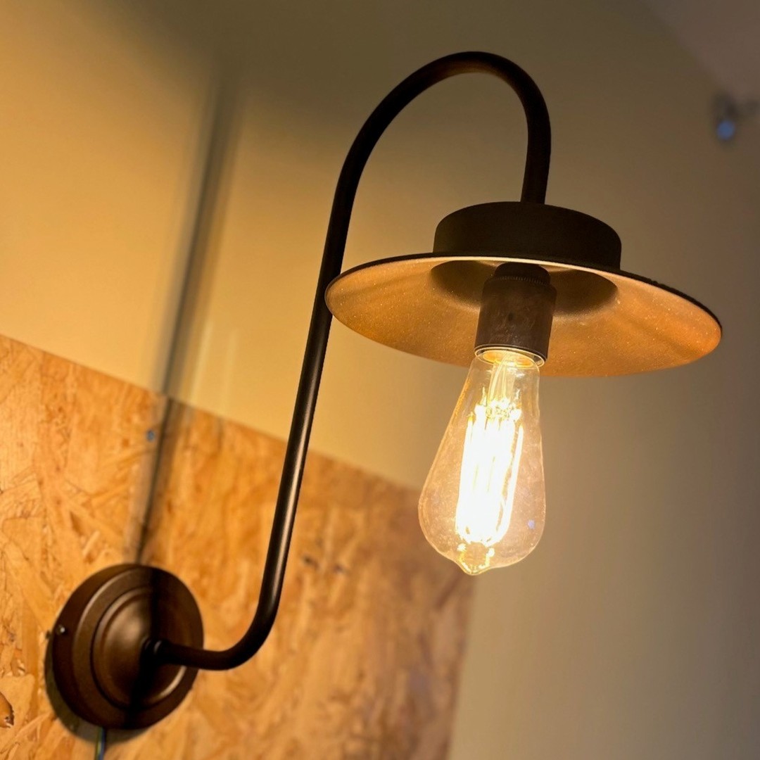 These wall lights really have that industrial feel, the blackened rust effect on the steel does really come to life with the warm vintage LED bulbs. These fittings are going to look great in their new western saloon bar.
#lighting #bespokelighting #lightingmanufacturer #publighting #ukmanufacturing #hotellighting #leisurelighting #interiordesign #bespokelighting #restaurantlighting