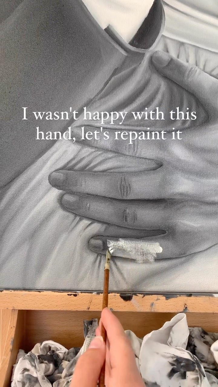 Repainting parts of a picture always takes a lot of time, because it has to blend perfectly with the old picture ? Still, it was worth the work...I like it much better now.
#art #kunst #painting