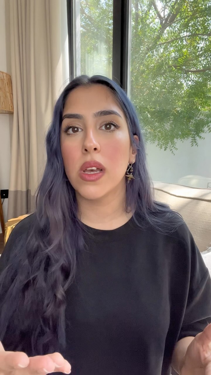 Tips on starting your fashion line✂️
Part 2 of 2 ✨
1. Make your collection cohesive.
2. Select your color palette.?
3. Do not overwhelm your collection with too many cuts and silhouettes.
4. Understand your patterns.✂️