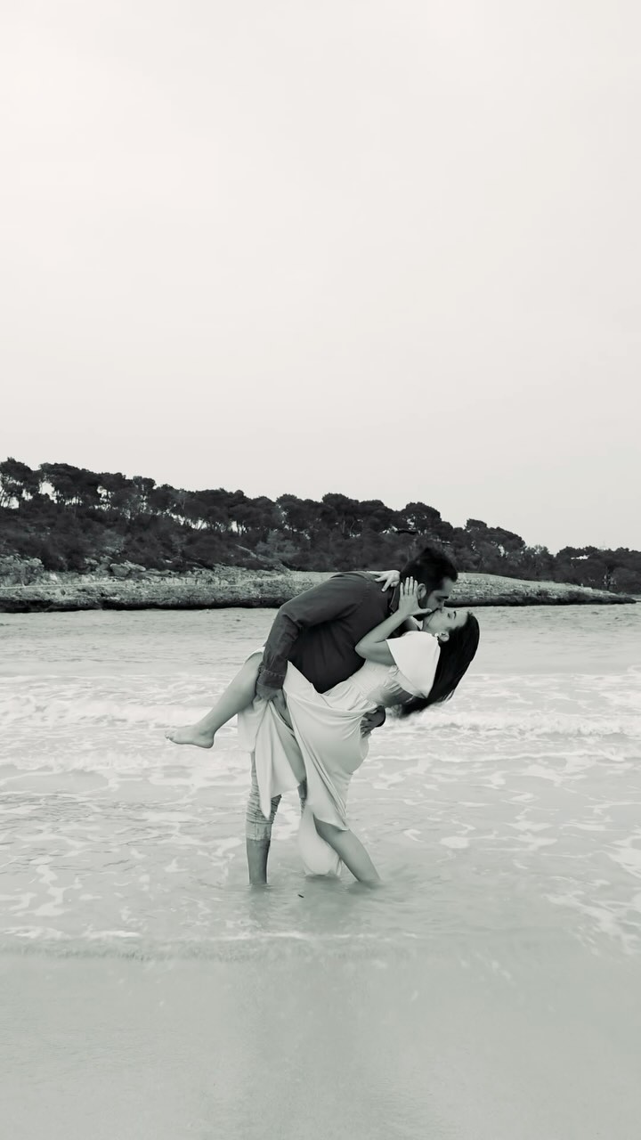 ¿Quien diría…
…que hacer tu reportaje de Pre Boda iba a ser tan divertido y romántico?
…que el pack con Pre Boda incluye un reportaje de foto Y VÍDEO?
…que iba a ser la mejor decisión para Altea y Biel?
¡Quién diría!
Deseando que llegue el gran día, esta pareja es la caña⚡️ ¡Nos lo vamos a pasar genial!
Wedding: @malditanovia
? www.priscalagunaphotographer.com
#BodaMallorca #WeddingPhotographerMallorca #MallorcaPhotographer #PriscaLagunaPhotographer #MajorcaPhotographer #FotografoBodaMallorca #PreWedding #PreBodaMallorca #PreBoda