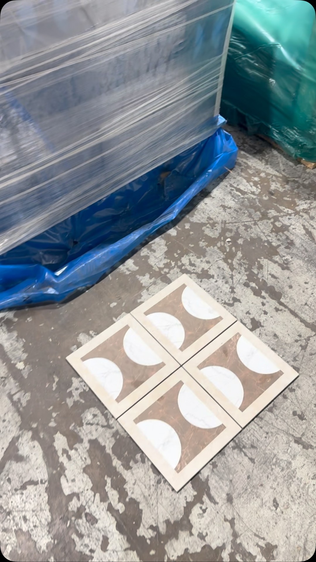 #architile #bespoketile #customtile #porcelain #tiles #porcelaintile #flooring #patternflooring #coworkingspace #barandrestaurant