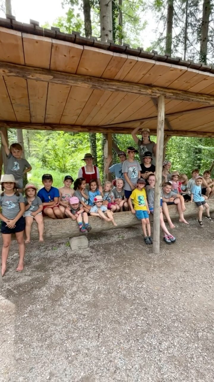 Was für ein Tag! Unser Familienausflug nach Füssen zum Baumwipfelpfad war ein unvergesslich schönes Erlebnis ? Wasser, Natur und ganz viele Sommergefühle! So ein richtiger Marmeladenglastag
.
.
.
#sommer #vereinsausflug #vereinsleben #trachtenverein #dirndl #trachtenjugend #walderlebnispfad #füssen #wald #wasserspielplatz @walderlebniszentrum.fuessen
