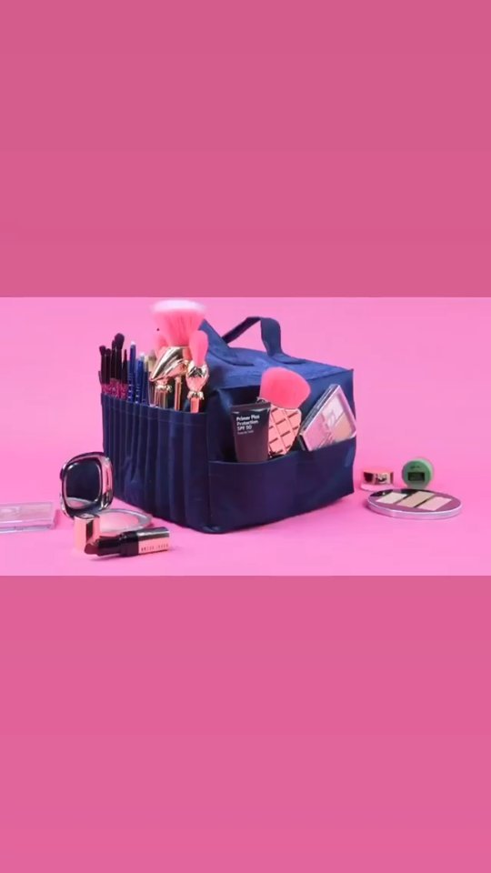 The best Makeup Bag you will EVER have! ?
It's reversible, easy to clean, sustainable and turns into a portable Make up stand♥️
Dm us to order your very own Gemini Bag ✨️