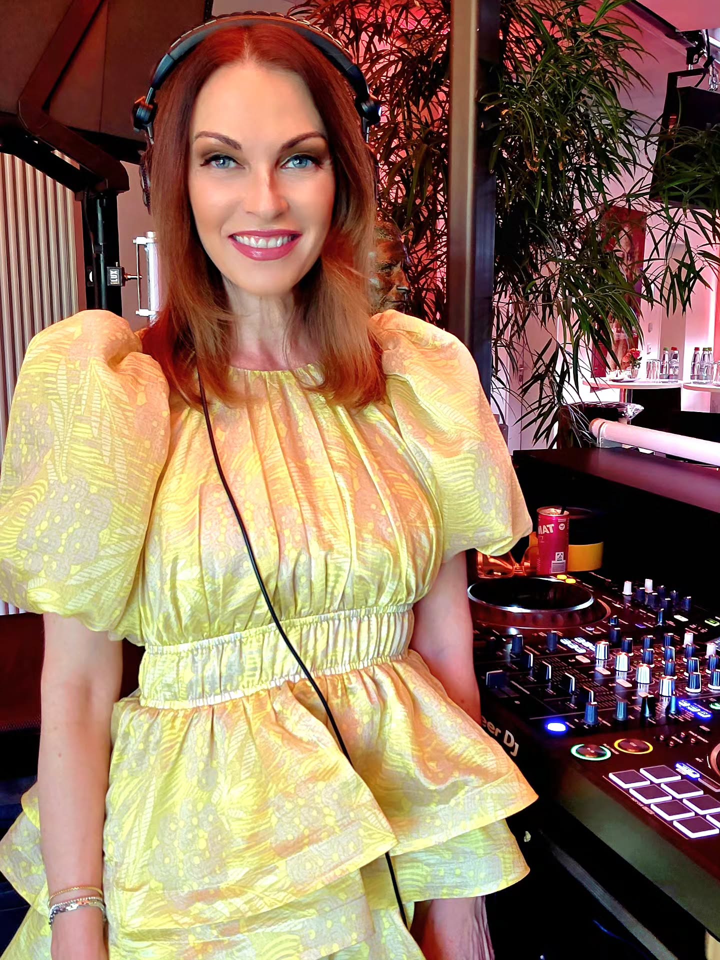 50 Jahre @christofsage
SAGE PRESS ✨️✨️✨️
Vielen lieben Dank, dass ich Teil dieser exklusiven Veranstaltung sein durfte ?
Mit zahlreichen VIP Gästen aus Politik, Wirtschaft und Entertainment hatten wir einen perfekten Networking Abend ?✨️
Danke @diekonzeptfabrik ??? für die TOP Organisation ?
Alles weitere lest ihr im grandiosen Artikel von @uwebogen ???
Link in Story ?
#luxuryevent #djane #alegracole #carsdaily #luxurycars #vipevent