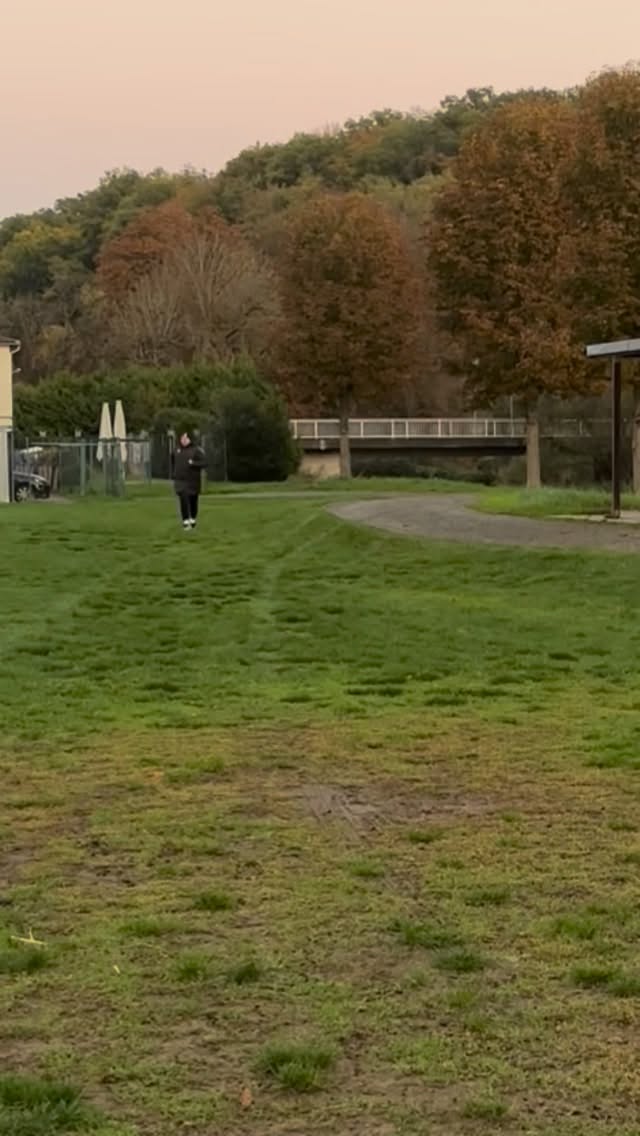 Frage der Woche!?
•
Zum Ende der Woche haben wir die Jungs noch vor die Kamera bekommen und eine interessante Frage gestellt ?
Die Antwort „Samstag 18:00 Uhr“ fiel auch, was ja passend zum Spiel morgen Abend ist. Also kommt morgen vorbei und unterstützt unsere Jungs!?
•
•
#fc1926werdorf #fcw #fcwerdorf #seit1926 #kreisliga #kreisligafussball #fussball #kreisligaromantik #fussballliebe #fragederwoche