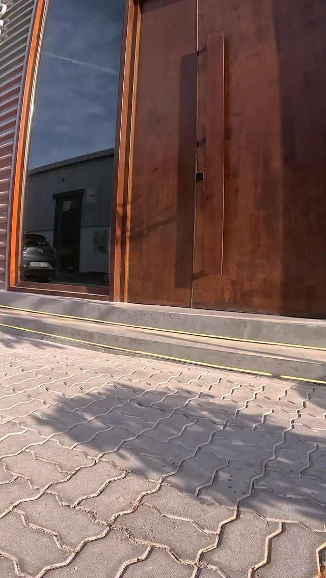 𝐅𝐨𝐥𝐥𝐨𝐰 𝐭𝐡𝐞 𝐈𝐭 𝐆𝐢𝐫𝐥: 𝐑𝐚𝐛𝐞𝐛’𝐬 𝐟𝐚𝐯𝐨𝐫𝐢𝐭𝐞 𝐛𝐞𝐚𝐮𝐭𝐲 𝐩𝐫𝐨𝐝𝐮𝐜𝐭𝐬 𝐬𝐡𝐞 𝐜𝐚𝐧’𝐭 𝐥𝐢𝐯𝐞 𝐰𝐢𝐭𝐡𝐨𝐮𝐭!
اكتشفي المنتجات المفضلة لدى رباب، الـ It Girl لدينا!
@rabellejlali
#HayaMagazine #ItGirl