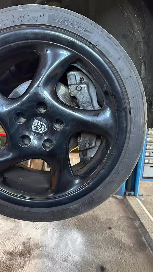First try Bremssattel vom Audi Q7 4.2 V8 auf dem Cabrio #audiq7 #bremseupgrade #epytec #calipers #zimmermannbrakes
