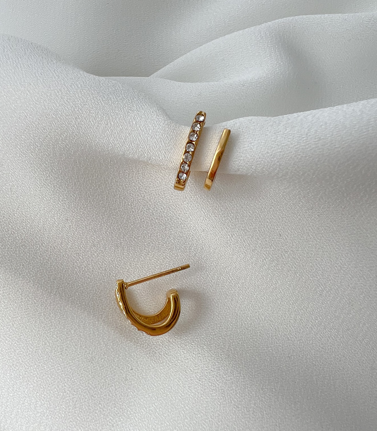 Minimalistyczne, ale taaaakie piękne 😍 Kolczyki idealne na prezent 🎁
🔎: Kolczyki Double Hoop