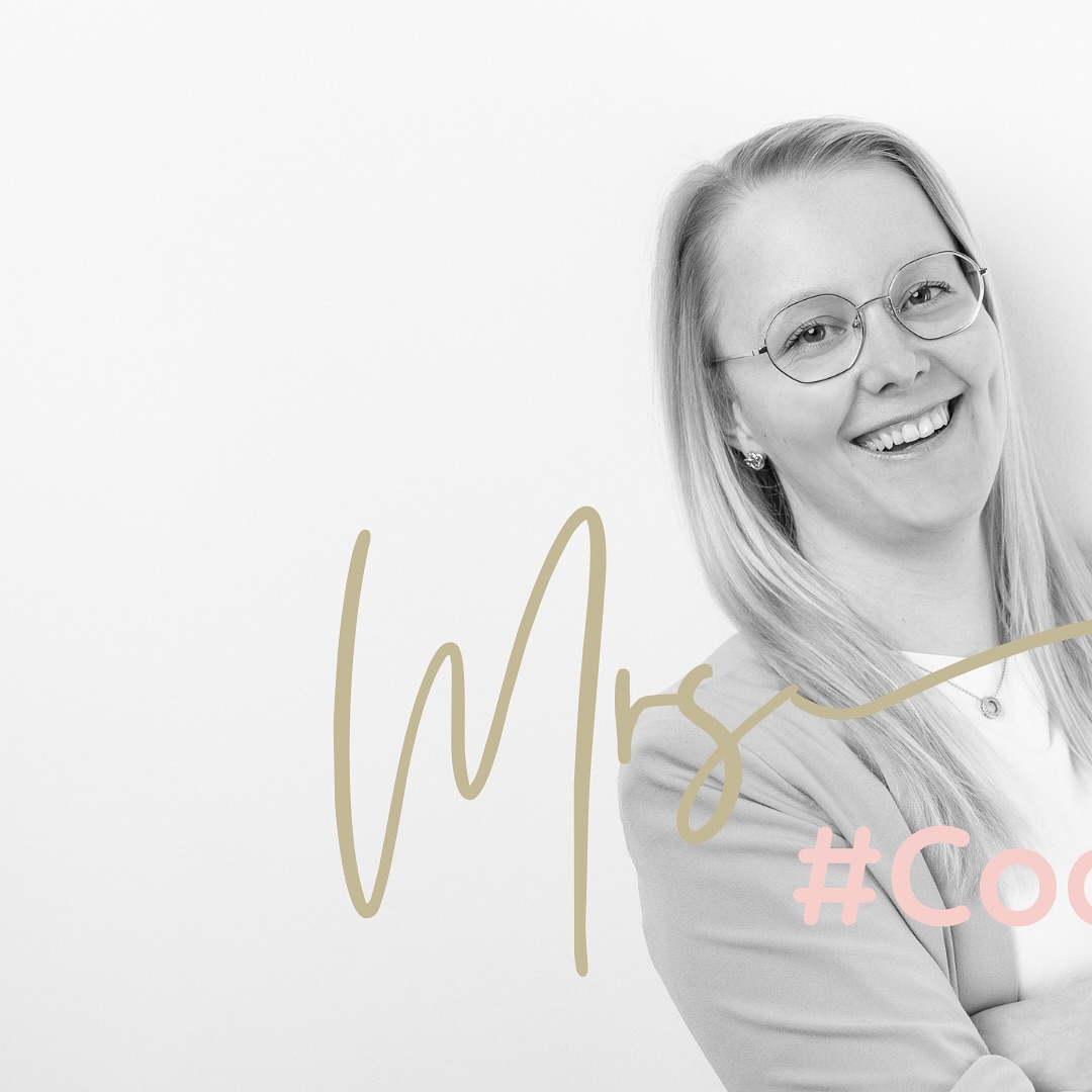 Warum Mrs.CodeandContent? 🤔
Der Name beschreibt perfekt, was mich ausmacht: Code und Content. Beide Welten spielen für mich eine zentrale Rolle – und nicht nur in meinem Business, sondern auch in meinem Leben als Entwicklerin und Beraterin.
“Code” steht für meine Leidenschaft für IT – speziell für das Entwickeln von Brücken zwischen Systemen. Als SAP Integrationsentwicklerin bin ich täglich damit beschäftigt, IT-Systeme miteinander zu verbinden, Prozesse zu optimieren und Lösungen zu finden, die in einer komplexen digitalen Welt den Unterschied machen. 💻🔧
Doch meine Arbeit geht über den Code hinaus: “Content” steht für die kreative Seite, die ich mir als Social Media Enthusiastin erarbeitet habe. Ich unterstütze nicht nur bei technischen Lösungen, sondern bringe auch das nötige Content-Wissen mit, um eine starke digitale Präsenz aufzubauen – sowohl für mich selbst als auch für meine Kunden. 🎨📱
Die “Mrs.” in meinem Namen symbolisiert nicht nur, dass ich Frau bin (ja, das auch! 😉), sondern auch, dass ich immer authentisch bleibe und auf Augenhöhe mit dir kommuniziere. Egal ob IT oder Content, es geht mir darum, dir verständlich und mit Humor zu helfen, deine Ziele zu erreichen.
Kurz gesagt: Mrs. Code and Content ist die perfekte Kombination aus Technik und Kreativität – der ideale Mix für ein starkes Business, das sowohl mit IT als auch mit Inhalten glänzt! 🌟
Was interessiert dich mehr – die technische Welt oder die kreative Seite? Oder vielleicht beides? Ich freue mich auf deine Gedanken in den Kommentaren! 💬👇
#code #codeart #codendcontent #content #contentcreator #nerd #it #ratingen #ratingenmitte #ratingenlintorf #ratingenwest #düsseldorf #about #aboutme