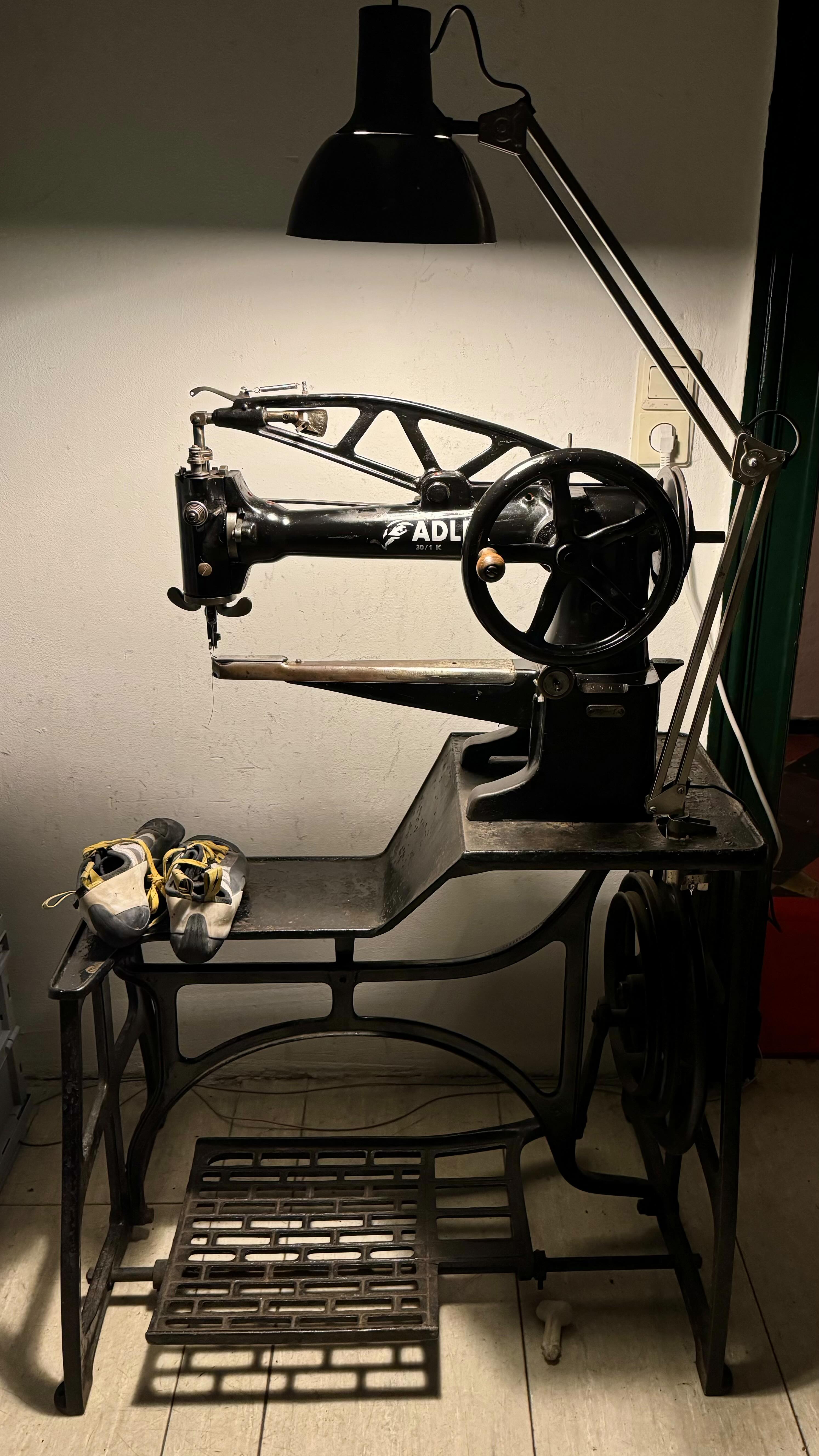 Straps, laces or velcros broken? We got you! ♥️ Original spare parts from La Sportiva and Scarpa available.