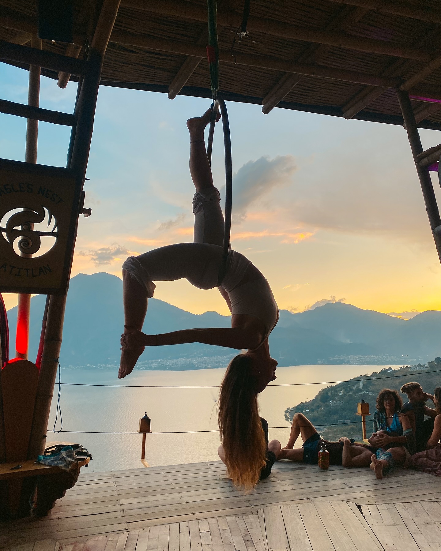 February so far - somewhere beteeen vulcanos, lakes, mayan caves and the most stunning (yoga) views ??