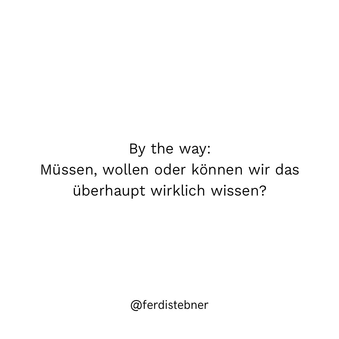 Liegt die große Unzufriedenheit am deutschen Bildungssystem auch daran, dass wir gar nicht wissen, wann wir zufrieden wären? Produziert dieses Unwissen Ohnmacht? Fehlen klare Ziele, Benchmarks, klare Kriterien? 
 
Ich rechne damit, dass es darauf keine klare Antwort gibt. Oder doch? Wurde sie vielleicht schon gegeben und ich habe es nicht mitbekommen? Beim Klimaschutz haben wir beispielsweise die 1,5 Grad Celsius-Grenze und kritische Werte bei Kohlenstoffdioxidemissionen. Hier ist Orientierung möglich…oder scheint dies nur so? Lässt sich das vergleichen? Ist so etwas in der Bildung auch möglich? Oder ist die Bildungskrise eher ein Wort zum Erreichen von Aufmerksamkeit, aber an sich sollten wir aushalten, dass es in der Bildung nicht so klar messbar ist? Es gibt kein klares Richtig oder Falsch – das sollten wir in der Bildung eh einsehen: müssen wir daher eine gewisse Unsicherheit einfach aushalten?
 
Wenngleich es auf allgemeiner (Bundes)Ebene womöglich schwierig wird, das Ende einer Bildungskrise zu definieren, so könnte ich mir vorstellen, dass es jede Subeinheit (Kita, Schule etc.) etwas leichter haben könnte, weil mir in Gelsenkirchen-Bismarck „egal“ ist, wie die Schulen in Wanne-Eickel oder Schwäbisch Gmünd laufen.
Wann seid Ihr zufrieden? Wann wäre Euer Krisenmodus vor Ort vorbei?
 
Ich bin wirklich gespannt auf die Antworten und Ideen. 
 
Die Abkürzungen in dem Carousel-Post standen für
• Leibniz-Institut für Bildungsforschung und Bildungsinformation (DIPF), 
• Leibniz-Institut für die Pädagogik der Naturwissenschaften und Mathematik (IPN),
• Wissenschaftszentrum Berlin für Sozialforschung (WZB) und
• Institut zur Qualitätsentwicklung im Bildungswesen (IQB).
 
#bildungskrise #bildung #wissenschaftskommunikation #wissenschaftdiepraxismacht #instalehrerzimmer