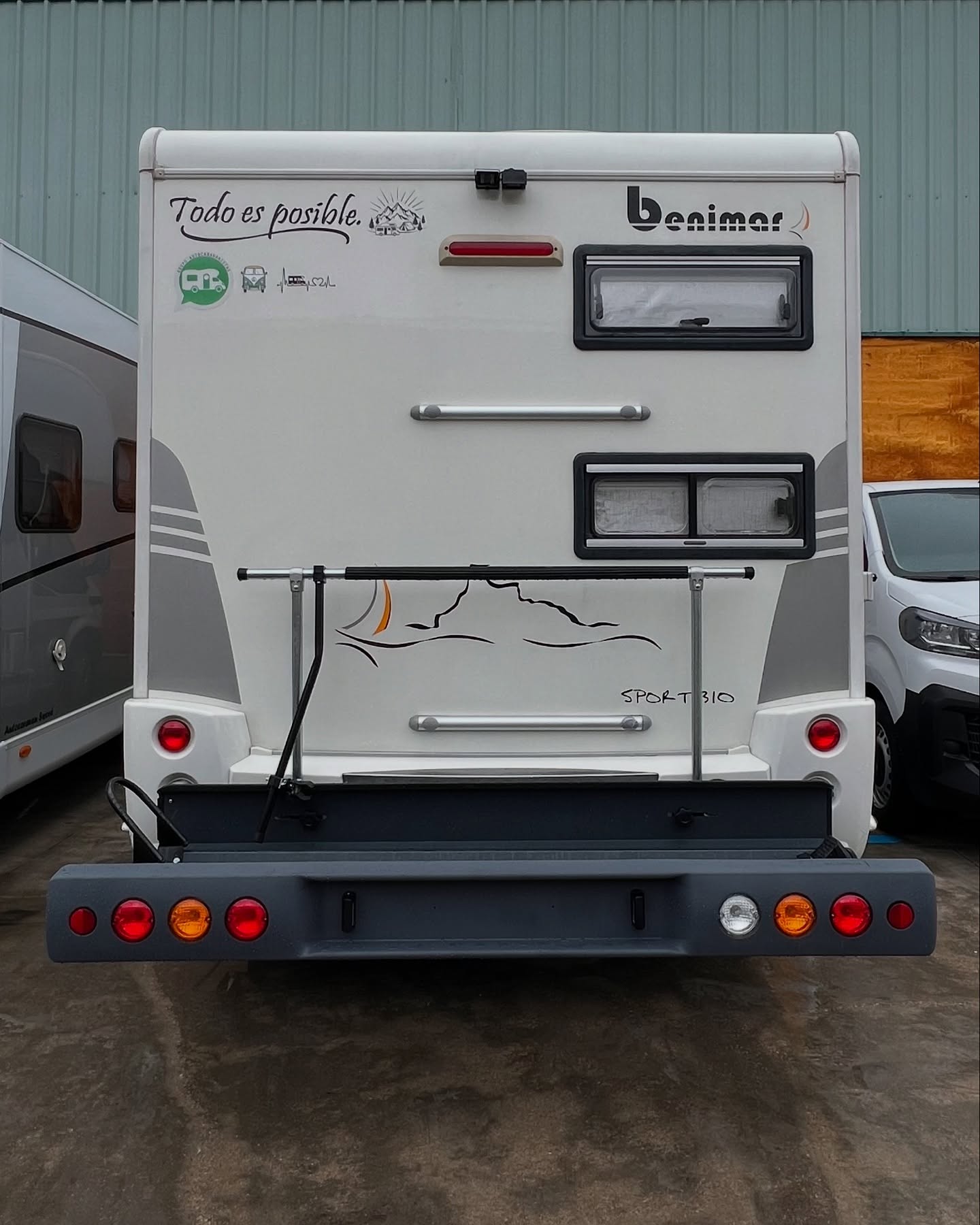¡Libertad sobre ruedas! Instalamos este portamotos en una autocaravana para que cada viaje tenga aún más aventuras. Seguridad, comodidad y espacio optimizado para llevar tu moto a donde quieras. ¿Listo para tu próxima ruta? ??️✨
#VanLife #AventuraSobreRuedas #Autocaravanas #VanLife #RoadTrip #CasaRodante #AventuraSobreRuedas #ViajarEnAutocaravana #CamperLife #RutasEnAutocaravana #LibertadSobreRuedas #ViajesSobreRuedas