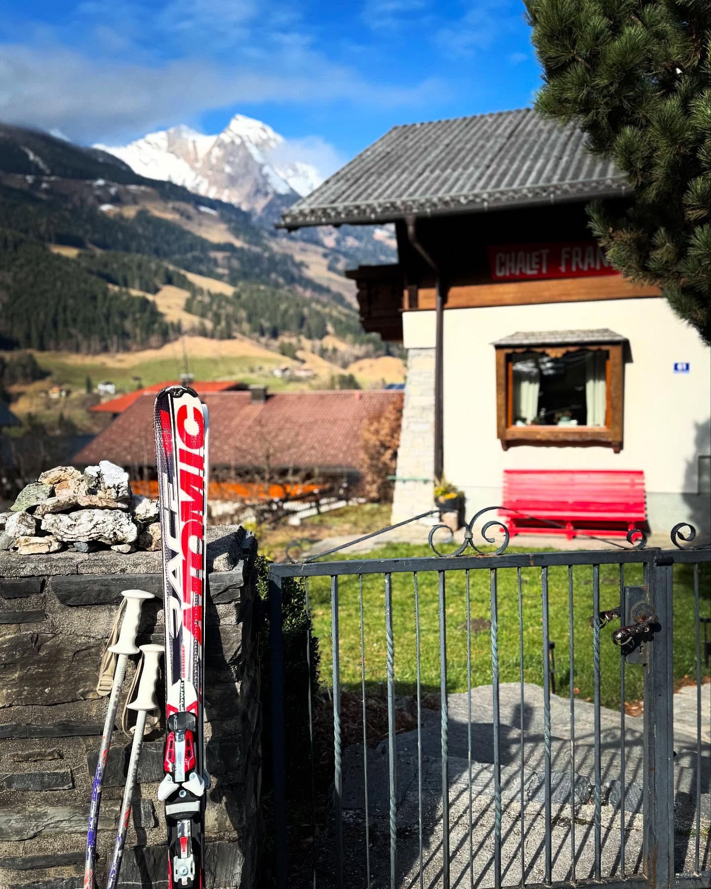 oamoi gehts no! oamoi gehts no leicht! #frühlingsskifahren #gewaltig #chaletfranzi #dorfgastein #visitgastein #dorfgasteinerbergbahnen