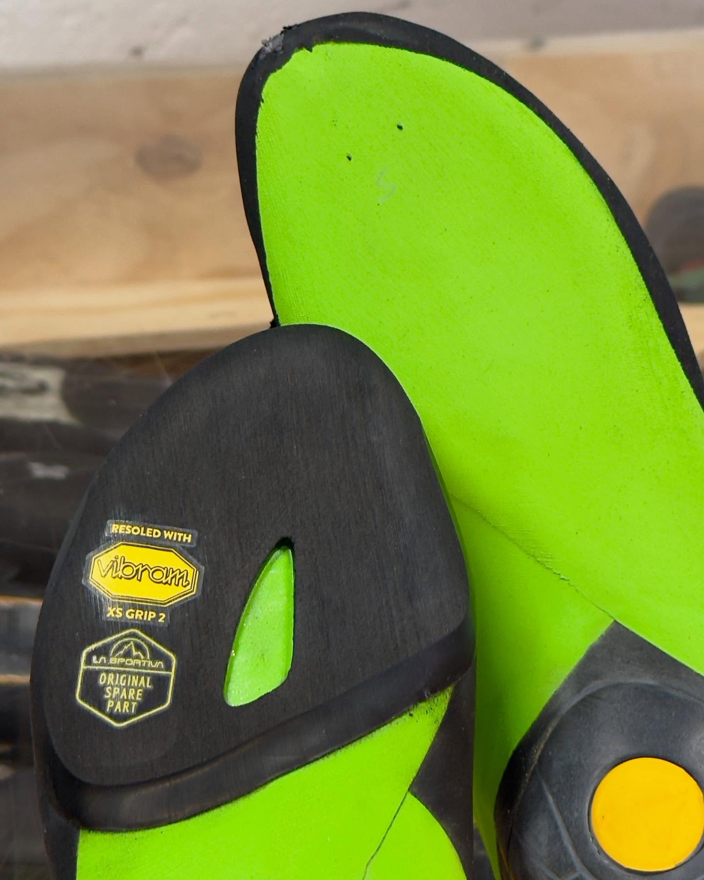 It’s Skwama Time! ??❤️ resoled with @vibram #xsgrip2 and the original updated downturn form @lasportivagram. #resoling #climbingshoe #climbingshoeresole #skwamasquad #repairifyoucare