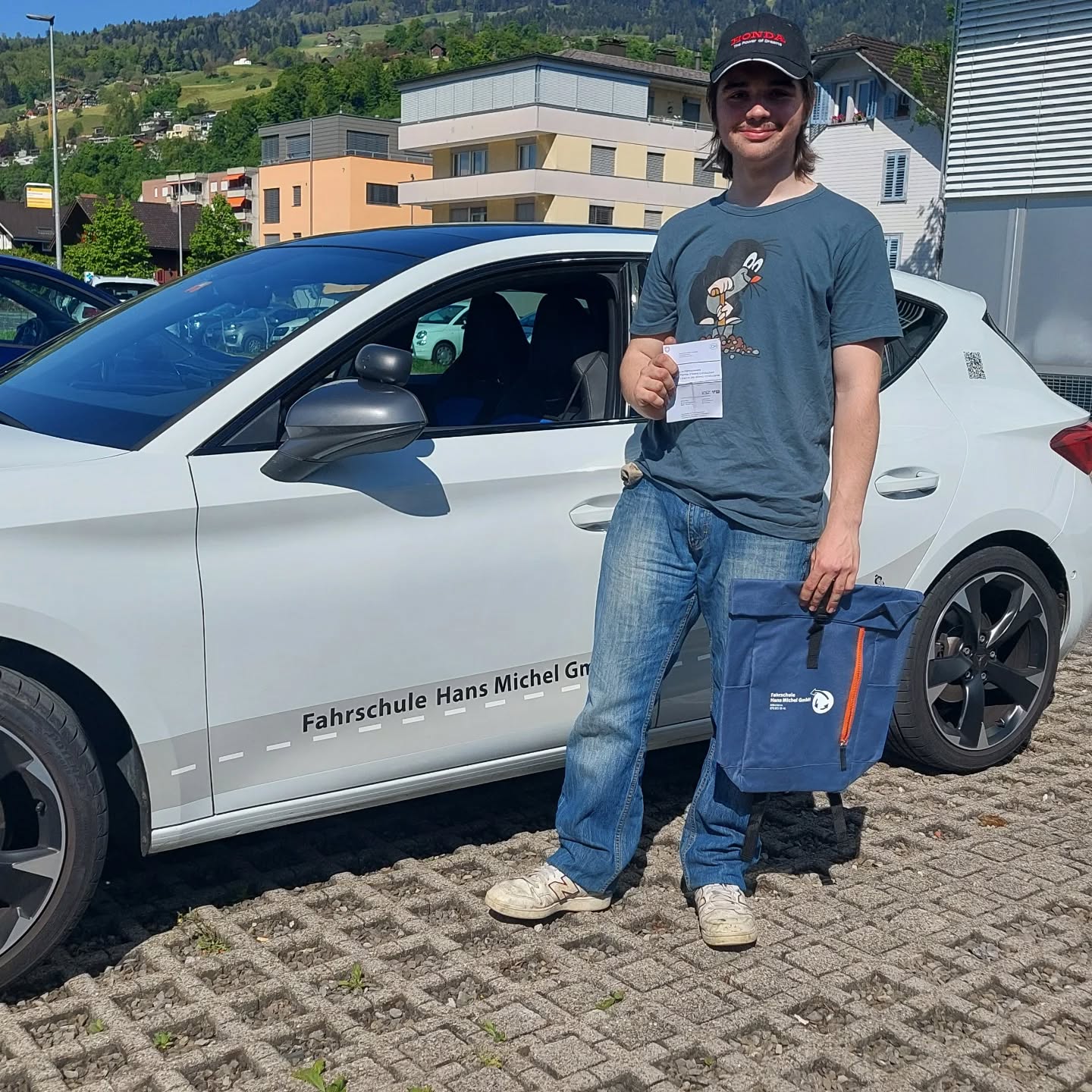 Jetzt geht's los! Fabio, wir wünschen dir unfallfreie Fahrt. Danke fürs Vertrauen.