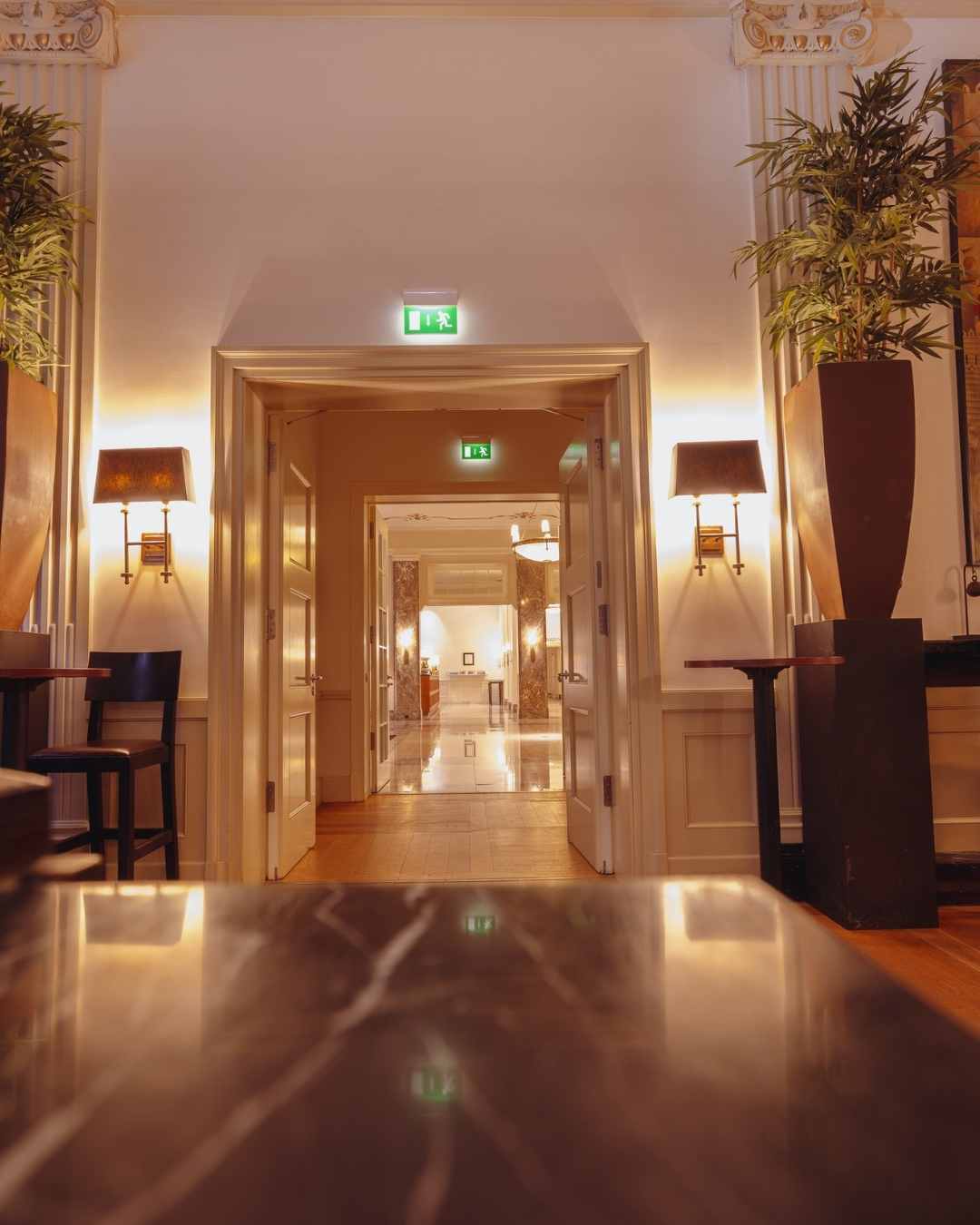 ?????? ?? ????? ?????✨?️
Ein Hotel mit Geschichte, ein Aufenthalt mit Stil – willkommen im Parkhotel Quellenhof Aachen. Wer sich nach dem Flair vergangener Epochen sehnt, nach Eleganz und zeitloser Schönheit, der ist hier genau richtig. Ein Hauch von Bridgerton-Feeling, kombiniert mit modernem Komfort und exzellentem Service.
Hier wird Geschichte nicht nur erlebt – sondern geschrieben. Your Stay. Your Story.
#KurzurlaubNRW #WellnessNRW #GrandHotel #Aachen #LuxusHotel #EntspannungPur #Genussreise #Wochenendtrip #Wellnessurlaub #KulturReise #HistorischeStätten #Architektur #HotelTipp #Eleganz #TraditionTrifftModerne