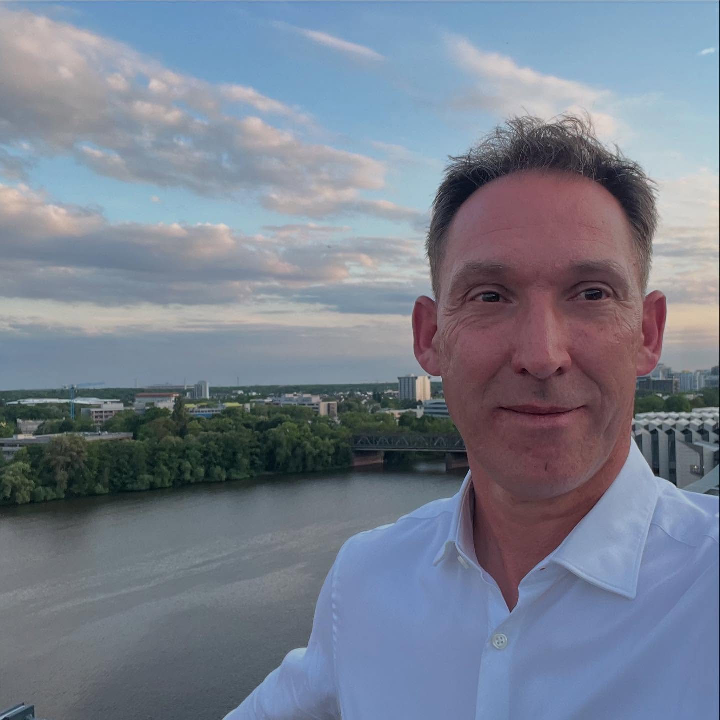 Great event AI, Digital Experience & Leadership Meetup in Frankfurt! Great presentations and conversations at Check24 offices and organized by Wilson & Oscar!