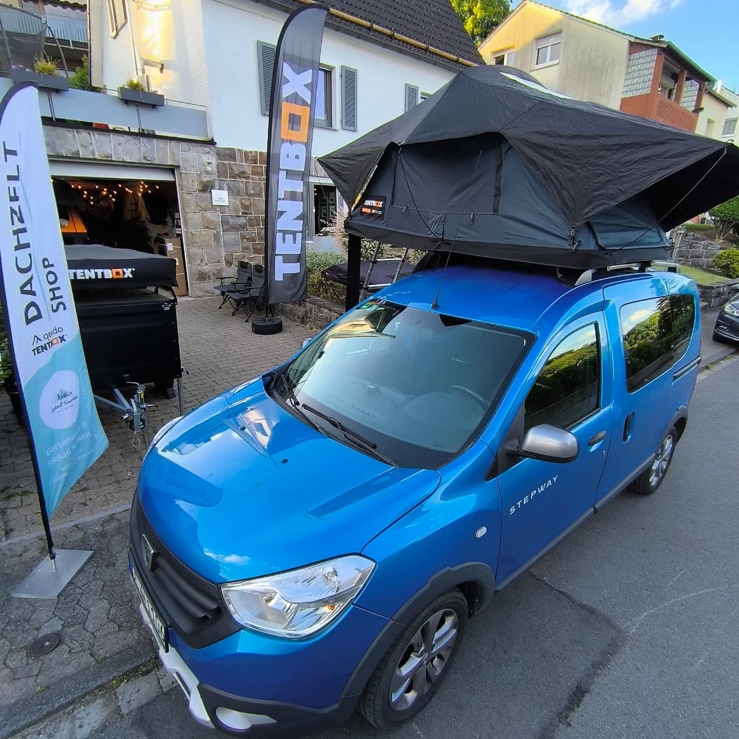 ☀️ Kleiner Wochenfeed von Dachzelt Sauerland!?
Diese Woche wurden wieder viele *Tentbox Lite 2.0* abgeholt – kein Wunder, denn das Zelt überzeugt mit *Top Preis-Leistung*! ?
✔️ *5000 mm Wassersäule* – in dieser Größe & Preisklasse einfach *unschlagbar!*
✔️ Super leicht zu kombinieren mit *Vorzelten & Tarps* – perfekt für unterwegs!
✔️ Und nicht zu vergessen: *5 Jahre Garantie!* ?
Ein echtes *Reisezelt mit Klasse*, das sich nicht verstecken muss!
Ihr wollt mehr Infos zu den einzelnen Modellen?
*Schreibt’s gern in die Kommentare* – ich erklär euch alles in Ruhe!
Grüße,
*Markus vom Dachzelt Sauerland Team* ?️✨
#DachzeltSauerland #TentboxLite20 #CampingLiebe #OutdoorLife #QualitätZählt #DachzeltAbenteuer #Wochenfeed #TentboxFamily