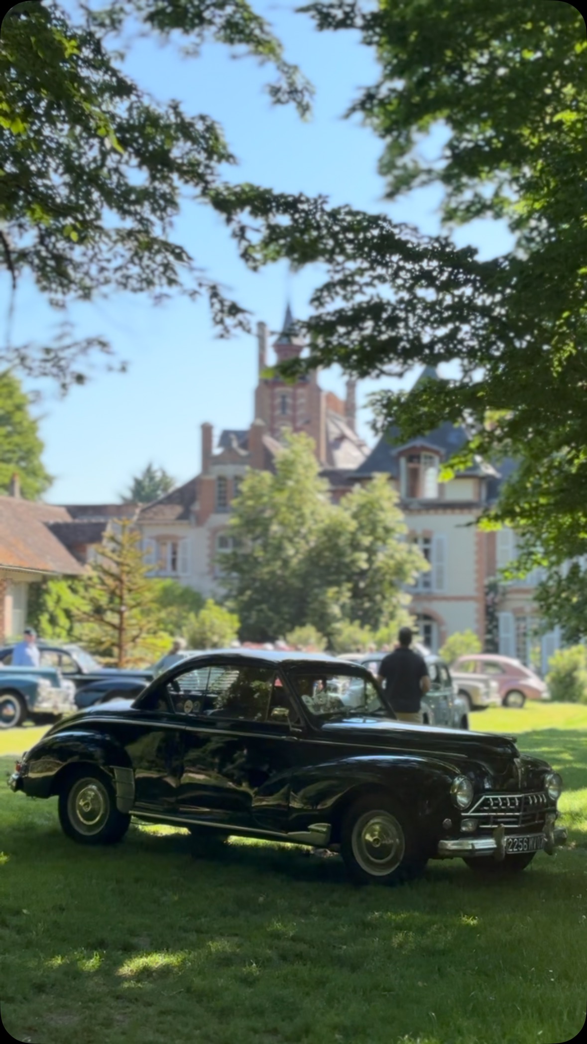 Quand des voitures de collection viennent rendre visite à Rosa Bonheur ??
On ne parle plus des mêmes chevaux ?
#rosabonheur #car #collectioncar #castle #museum #musee #chateaurosabonheur #seineetmarne