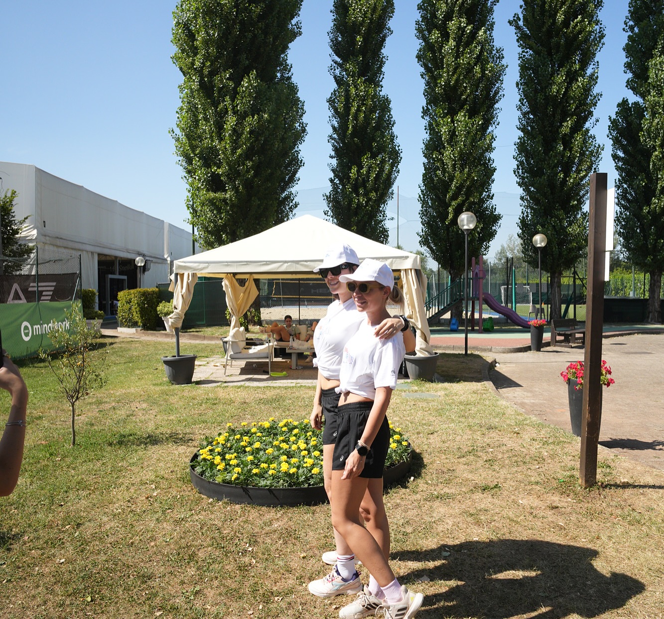 Nell’ambito di Aspria Tennis Cup - Trofeo BCS, si è svolto l’evento Media & Manager, un momento esclusivo di incontro e networking tra sport, comunicazione e impresa.
Un grazie speciale ai partner che hanno reso tutto questo possibile: @lanieriofficial @clubmed @laspora.truffles @iamunico_official @famigliadicarlo_vignamadre per il prezioso supporto.
E grazie a @gabrielecat per l’aiuto.
Un’occasione per condividere valori comuni come eccellenza e passione in un contesto che celebra il tennis e tutto ciò che lo circonda.
#aspriatenniscup
@aspria_harbourclub
@pacommunicationagency