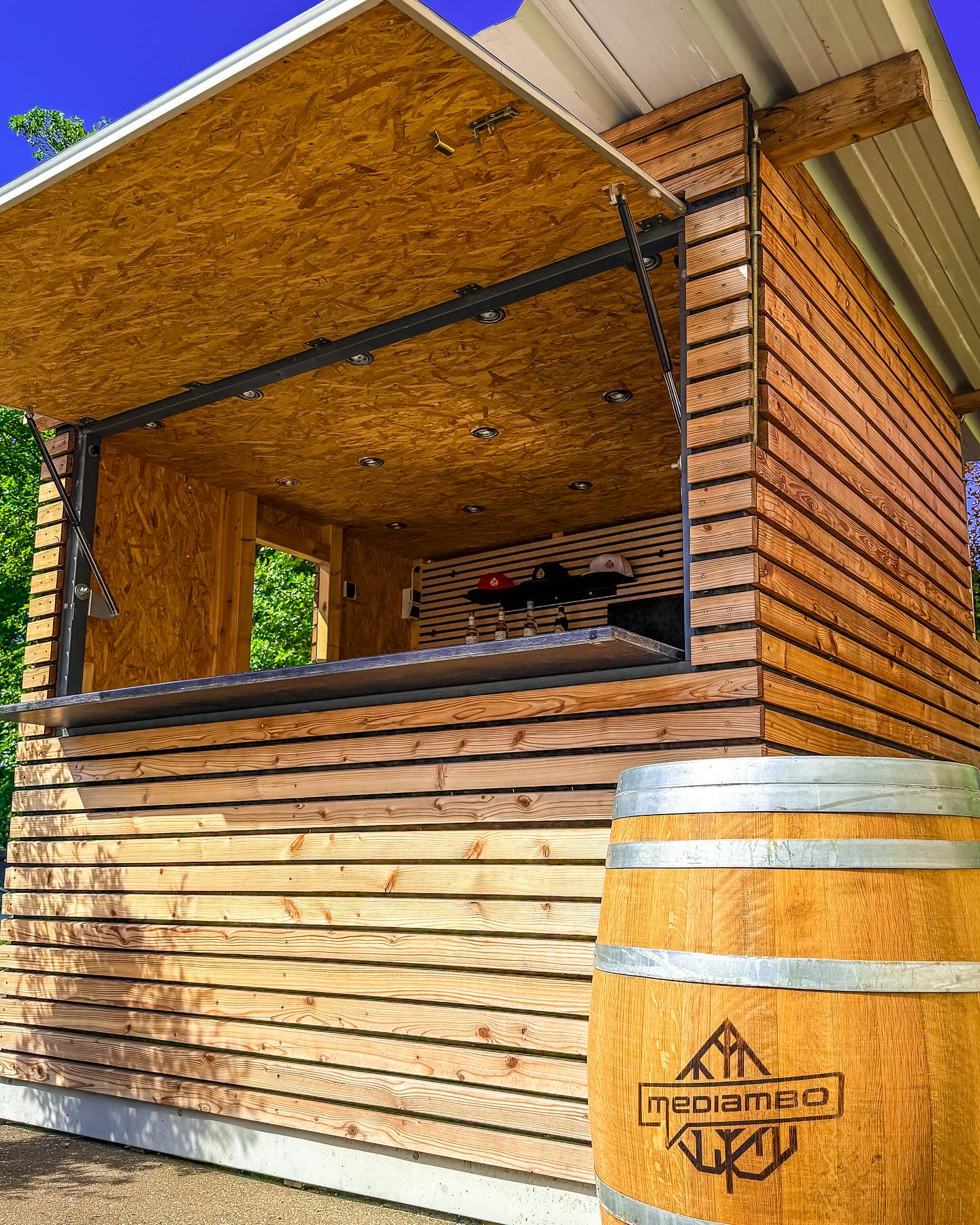 Die Bude! - kennsch?!
Bald gibts wieder was Neues, ihr werdet davon hören!
#diebude #soon #staytuned #coolstuffinhere #afterwork #event #teammediambo #mediambo