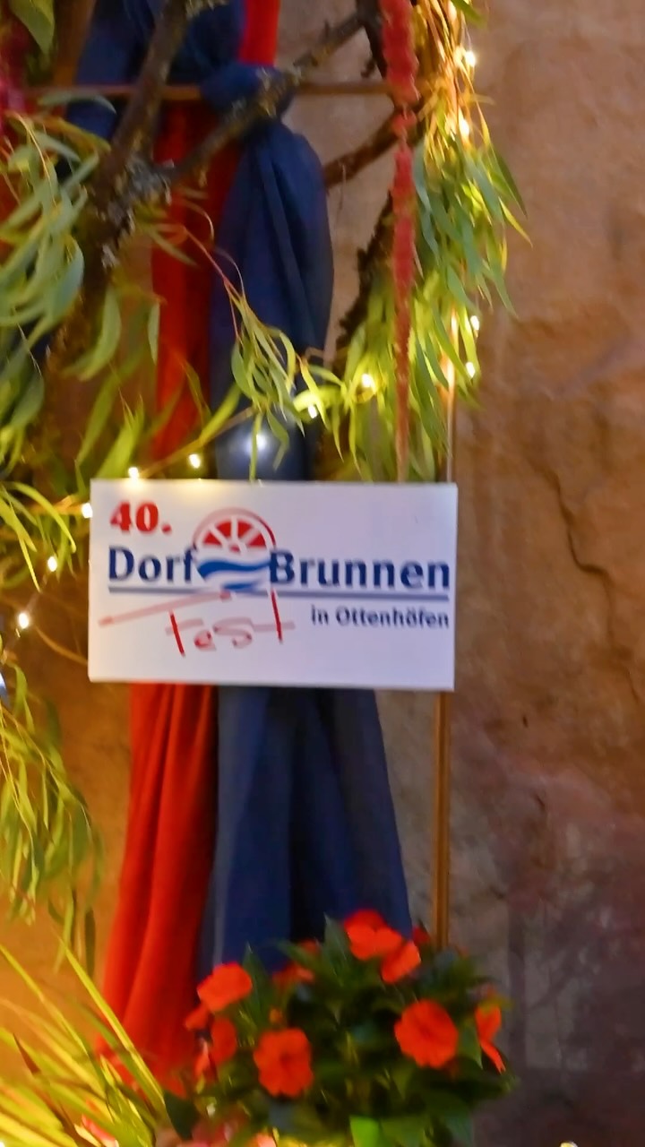 ? Was für ein Auftakt! ?
Der erste Tag des Dorfbrunnenfests in Ottenhöfen war einfach wunderschön – voller Musik, guter Laune und echter Dorf-Atmosphäre. ? Der festlich geschmückte Dorfbrunnen war der Mittelpunkt eines Abends, der Gemeinschaft und Tradition spürbar gemacht hat. ?✨
? Und das Beste: Heute geht’s weiter! ?
Bis 21 Uhr erwartet euch ein buntes Programm für die ganze Familie: Musik, Leckereien, Spiel & Spaß – das Dorfbrunnenfest ist der perfekte Ort, um gemeinsam zu feiern und den Sommer zu genießen. ☀️?
? Kommt vorbei – mitten im Herzen von Ottenhöfen! ?
#ottenhöfen #schwarzwaldliebe #schwarzwaldmomente #schwarzwald #heimatliebe #Dorfbrunnenfest #feierlaune