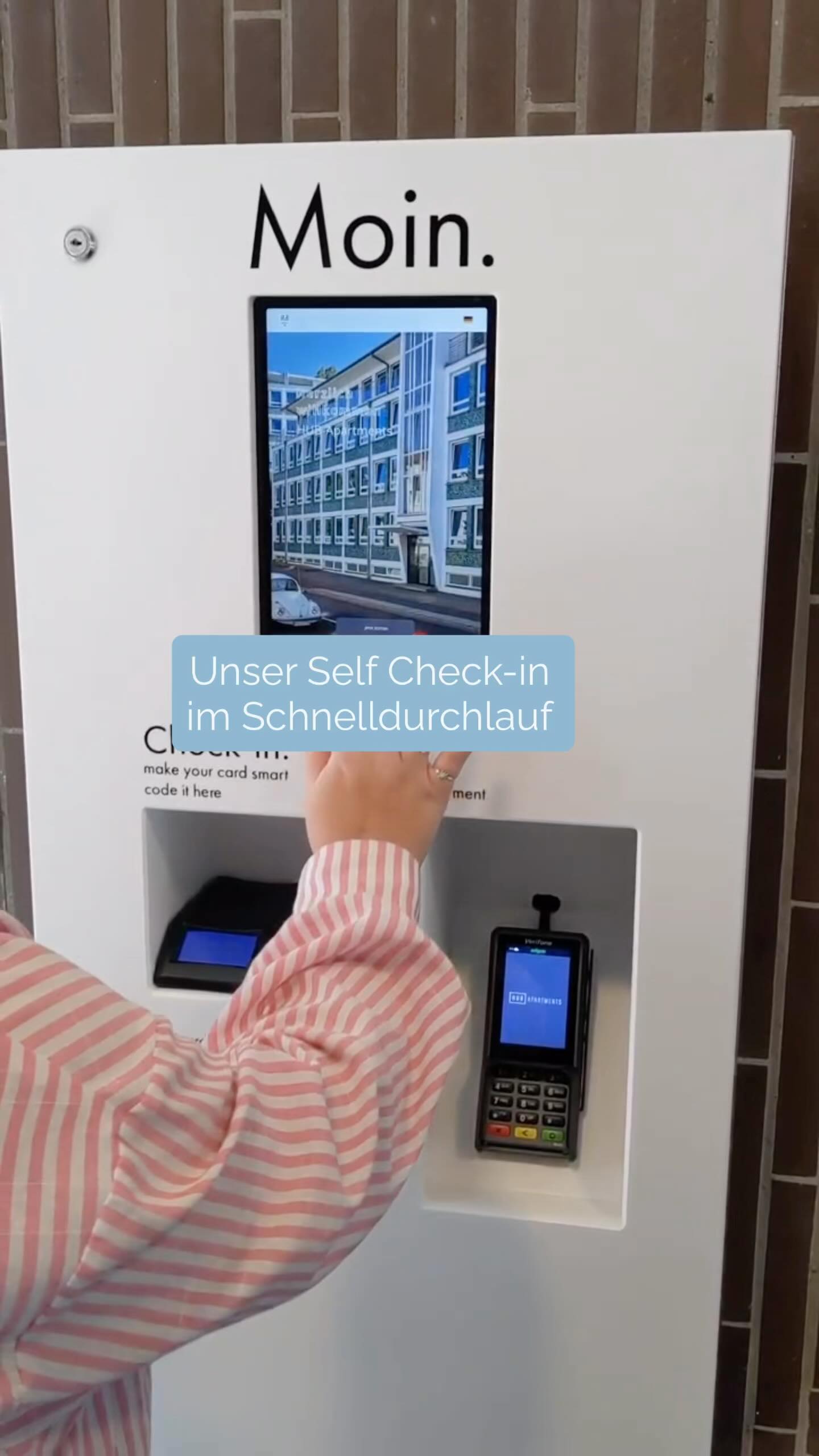 Was St. Georg bald kann, können wir in Harburg schon längst. ??
Dank Self Check-in Schalter heißt’s bei uns:
ankommen, einchecken, Apartment genießen und das ganz ohne Schlange stehen.
Einfach, kontaktlos, schnell.
Wie’s funktioniert? Zeigen wir dir im Video.
Perfekt für alle, die spät anreisen oder einfach unkompliziert reinwollen.
HAMBURG
HOTEL